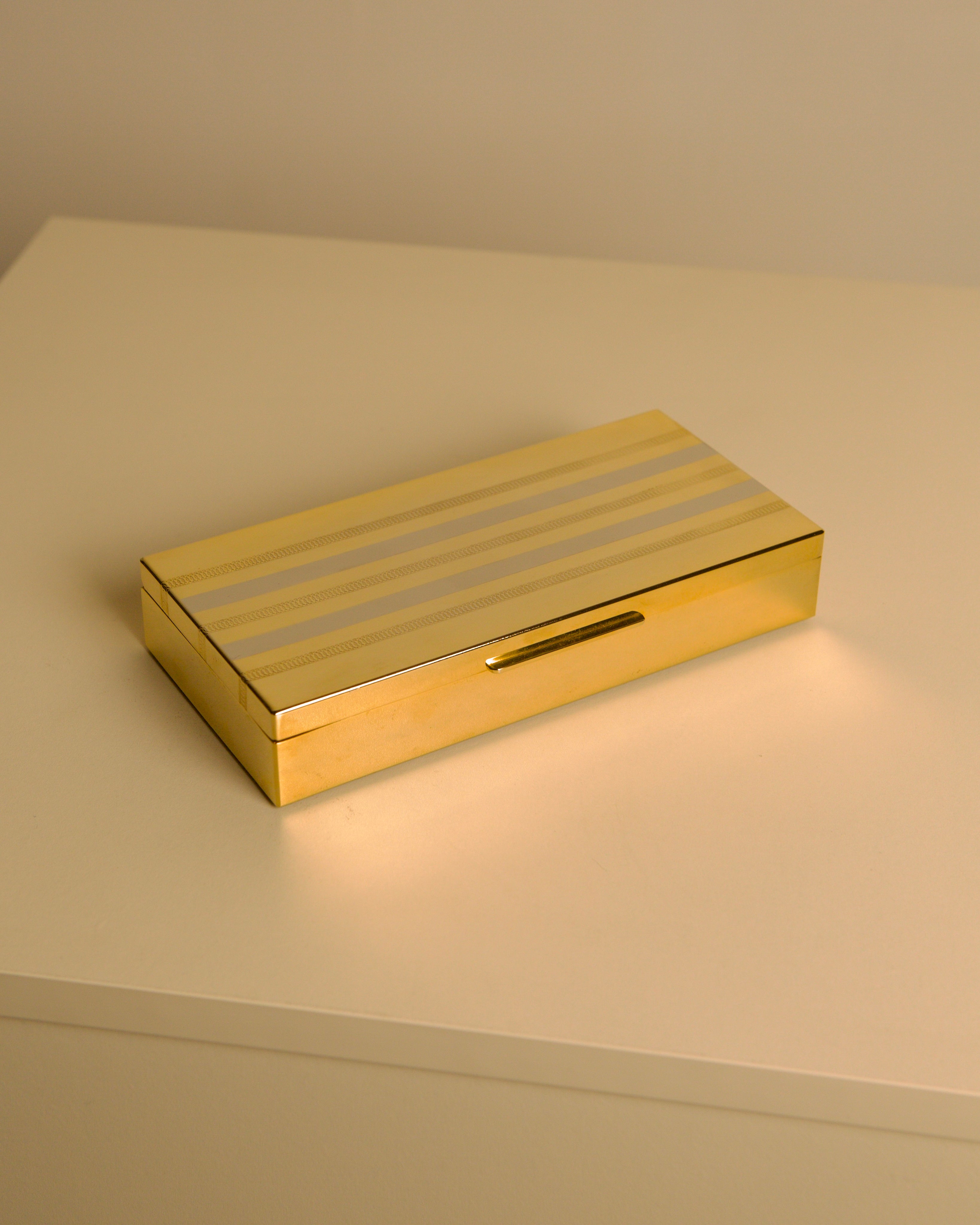 Italian Box in Gold and Silver Metal "Holywood Regency" 70s by Treaptyque | The Oblist — vintage metal design