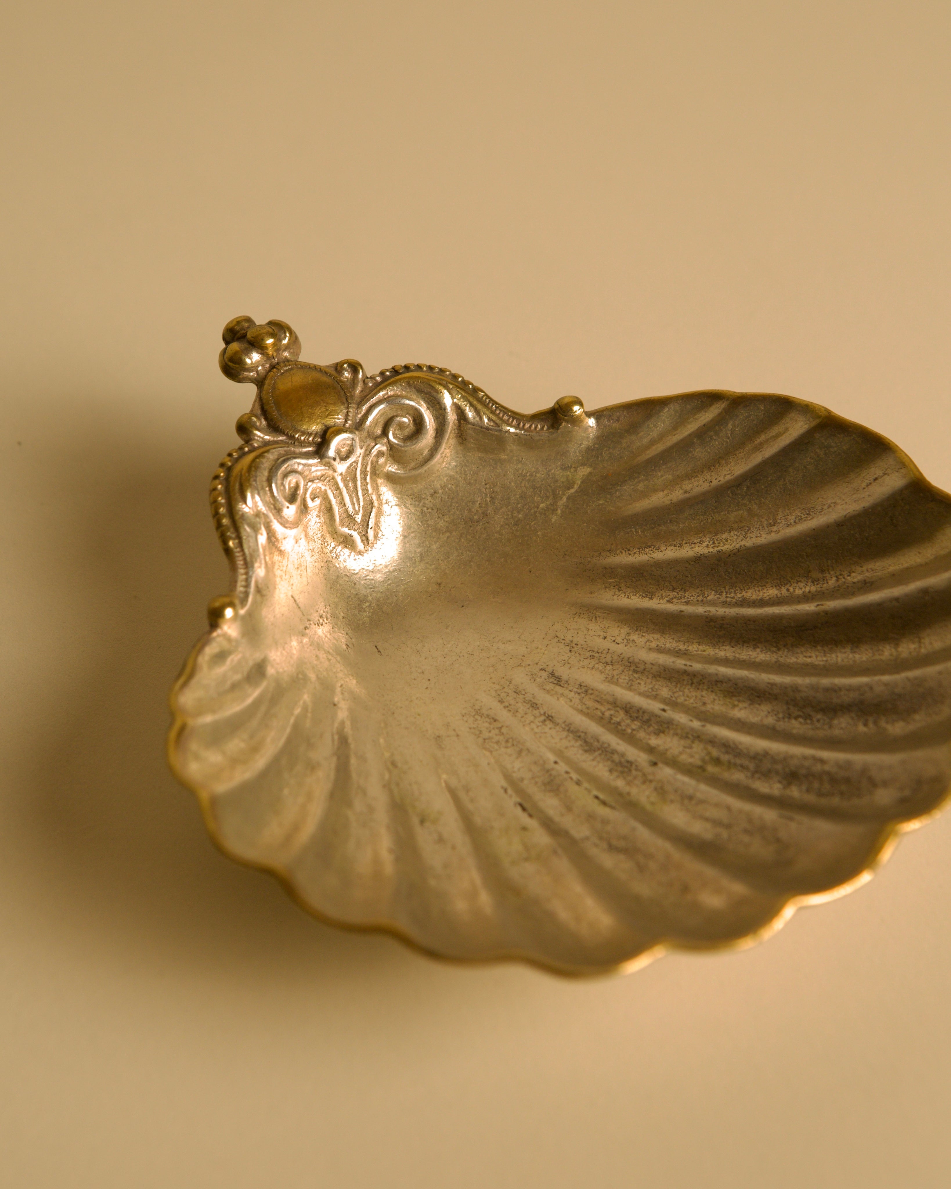Italian Shell-shaped Vide-poches in Silver-plated Brass, 1950s by Treaptyque | The Oblist — vintage silver finish