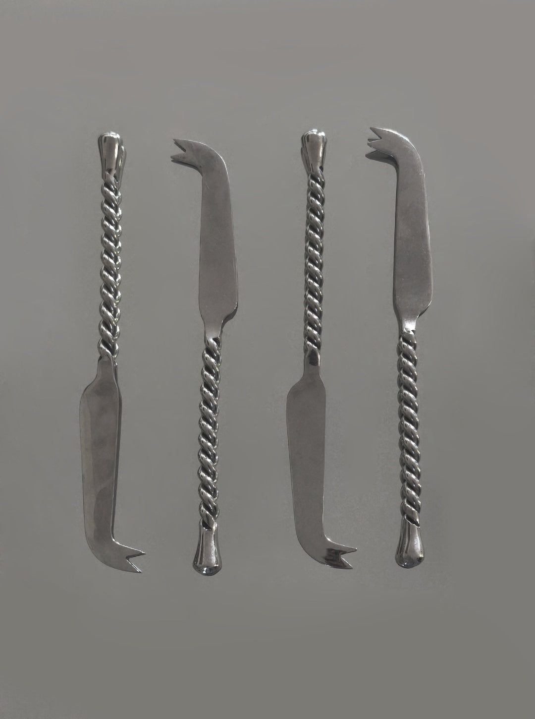 Ensemble de 4 couteaux à fromage