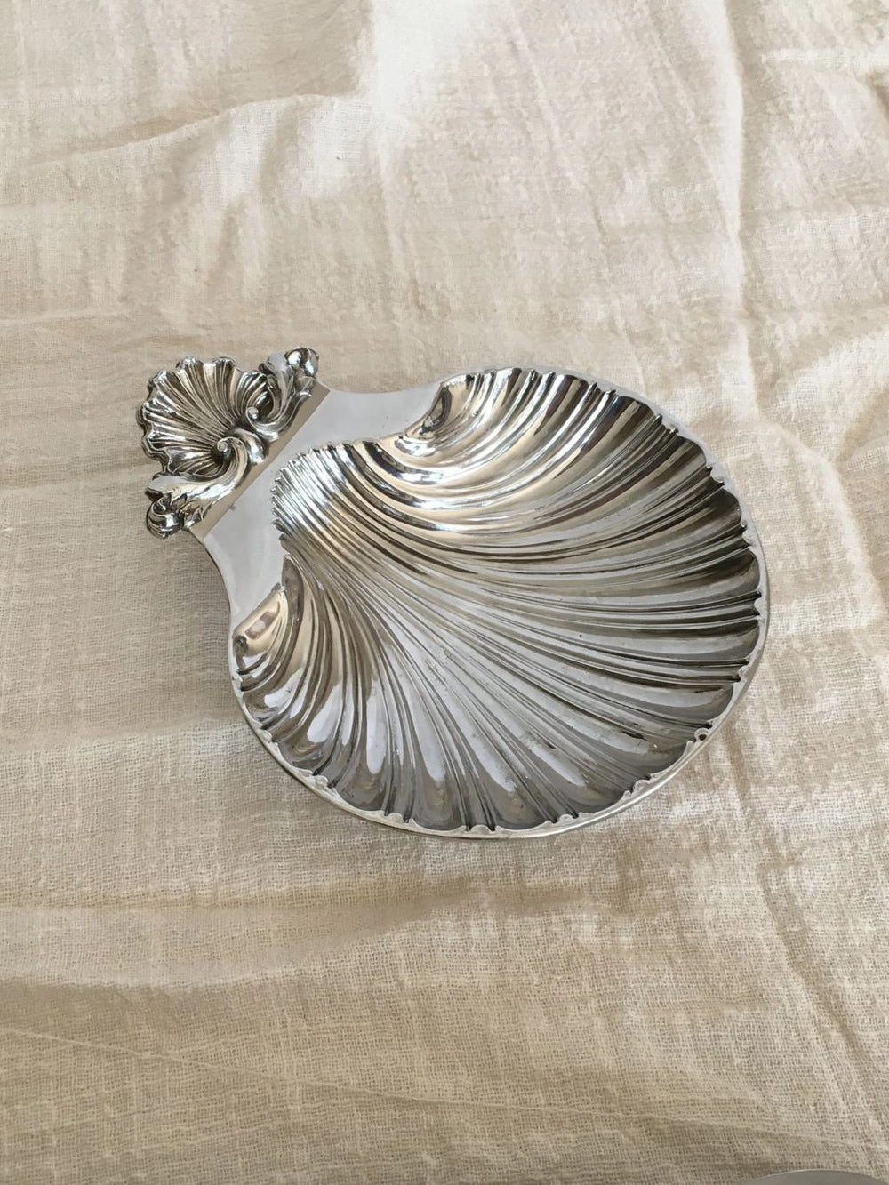 Vintage Silver-Plated Shell Dish (England) by Blisse | The Oblist