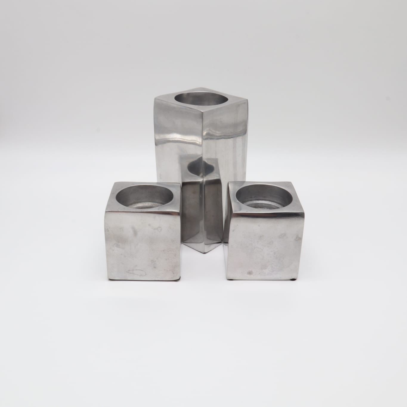 Minimalist Aluminum Column Candle Holders (Set of 3) – Italy by Forma Finds | The Oblist