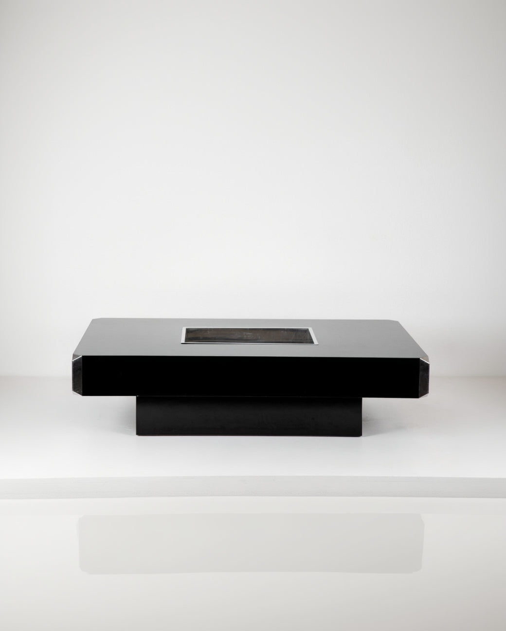 Willy Rizzo Alveo Black Coffee Table — lifestyle setting