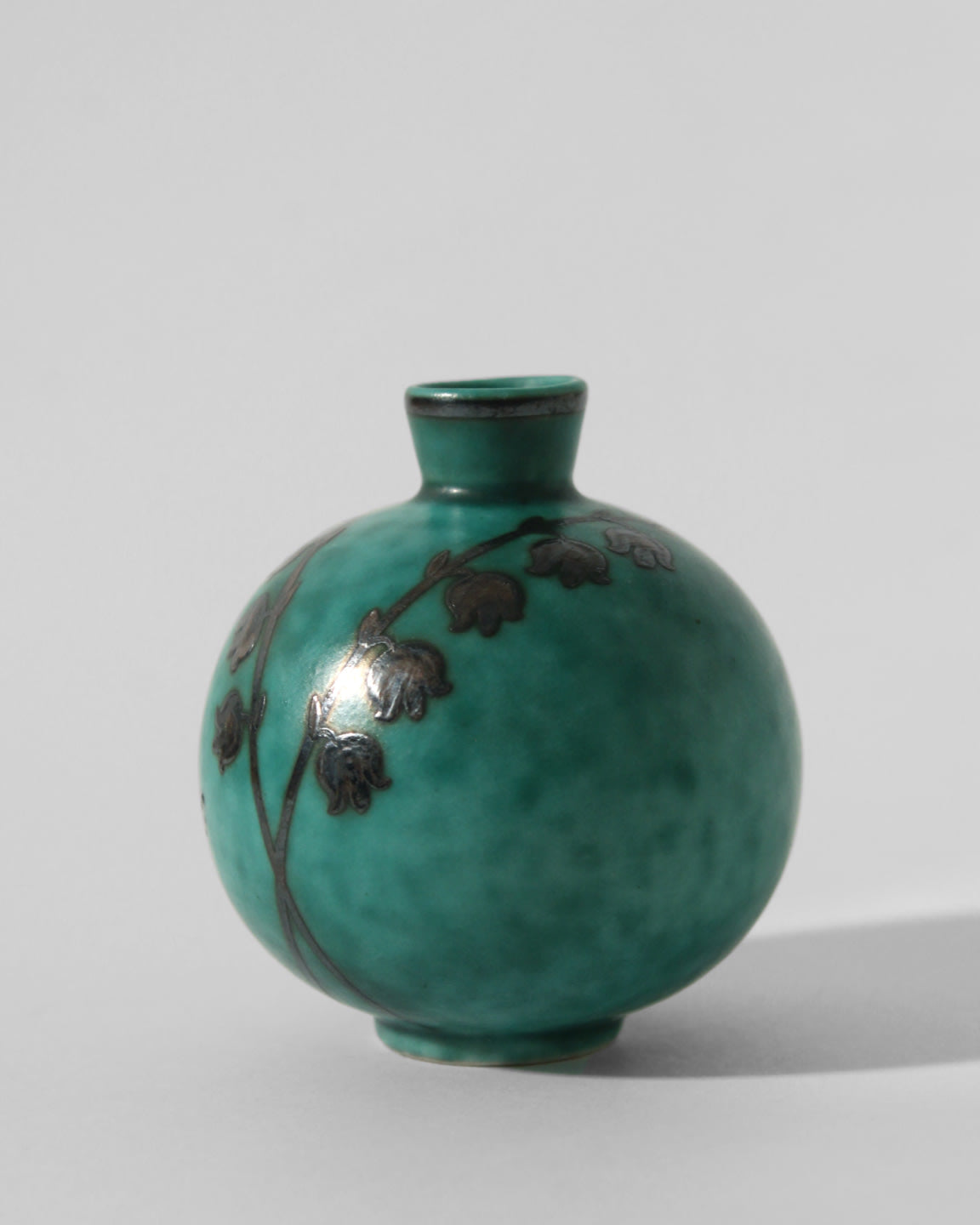 Wilhelm Kåge Argenta Vase by Vintage Stories | The Oblist