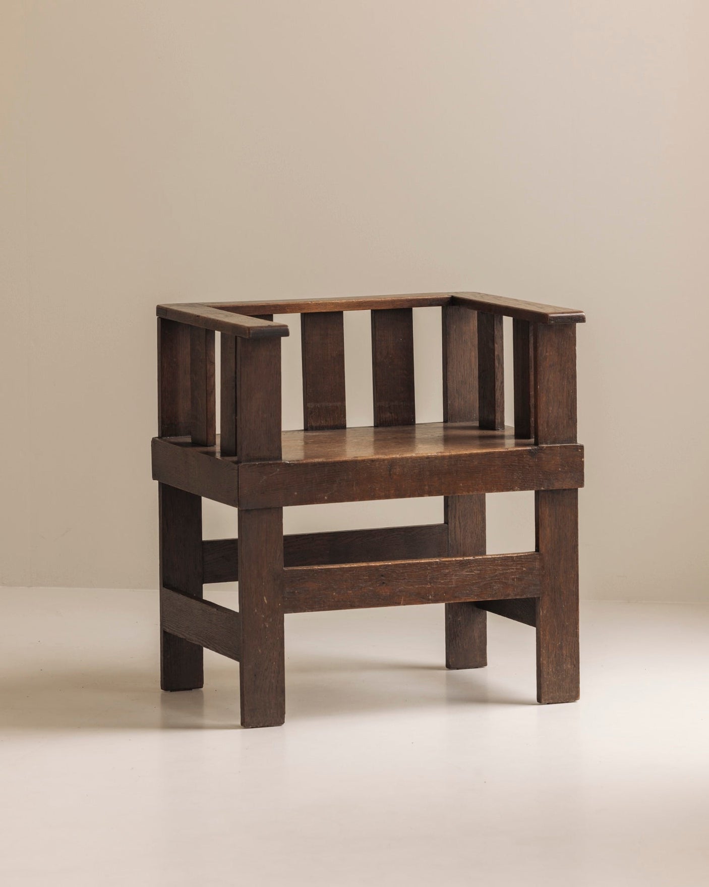Rare French armchair in said oak, early 1930s. — detail view