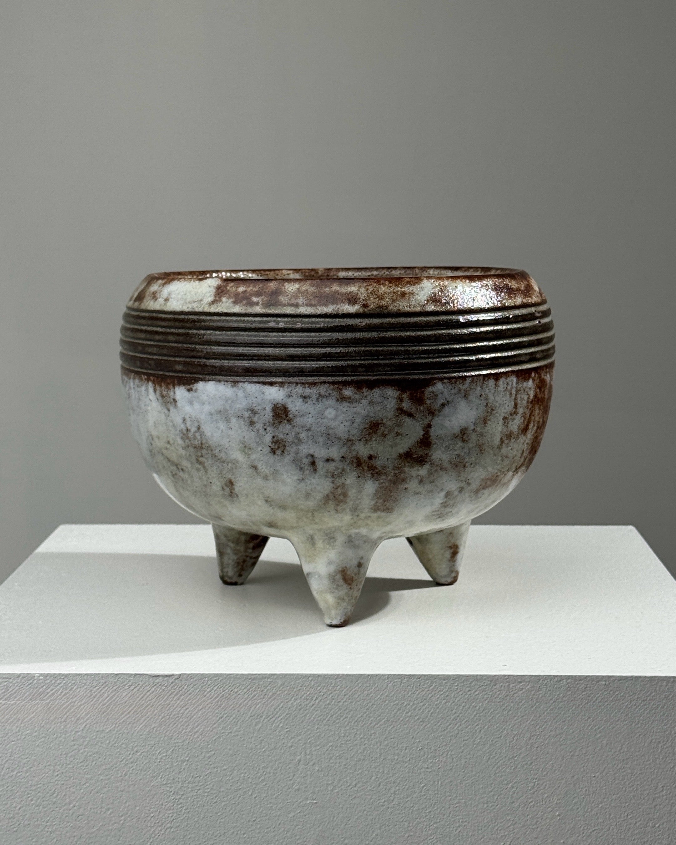 Tripod Ceramic Bowl by Alexandre Kostanda