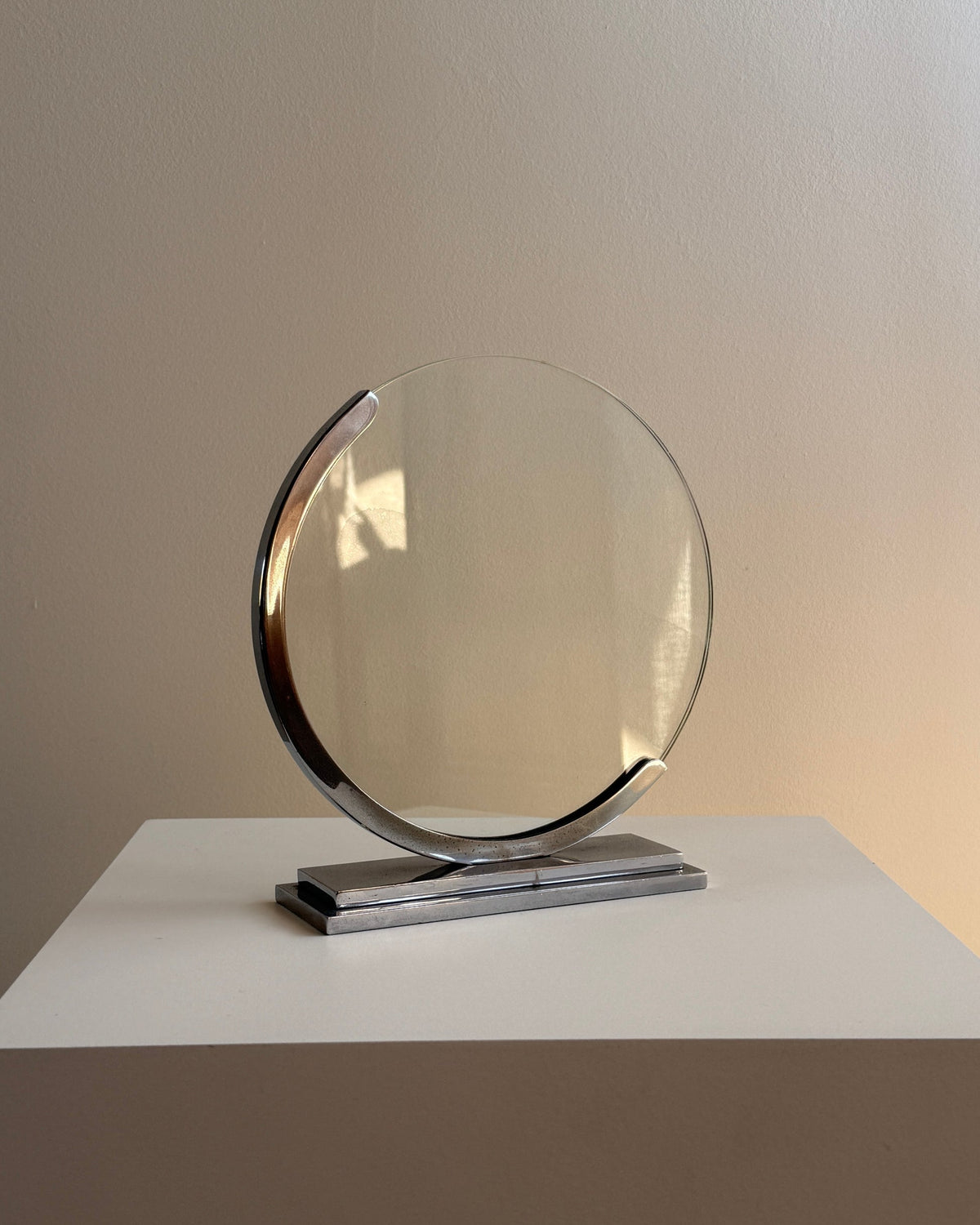 British Art Deco Circular Polished Chrome Photo Frame c.1930 by Maud Vaughan | The Oblist