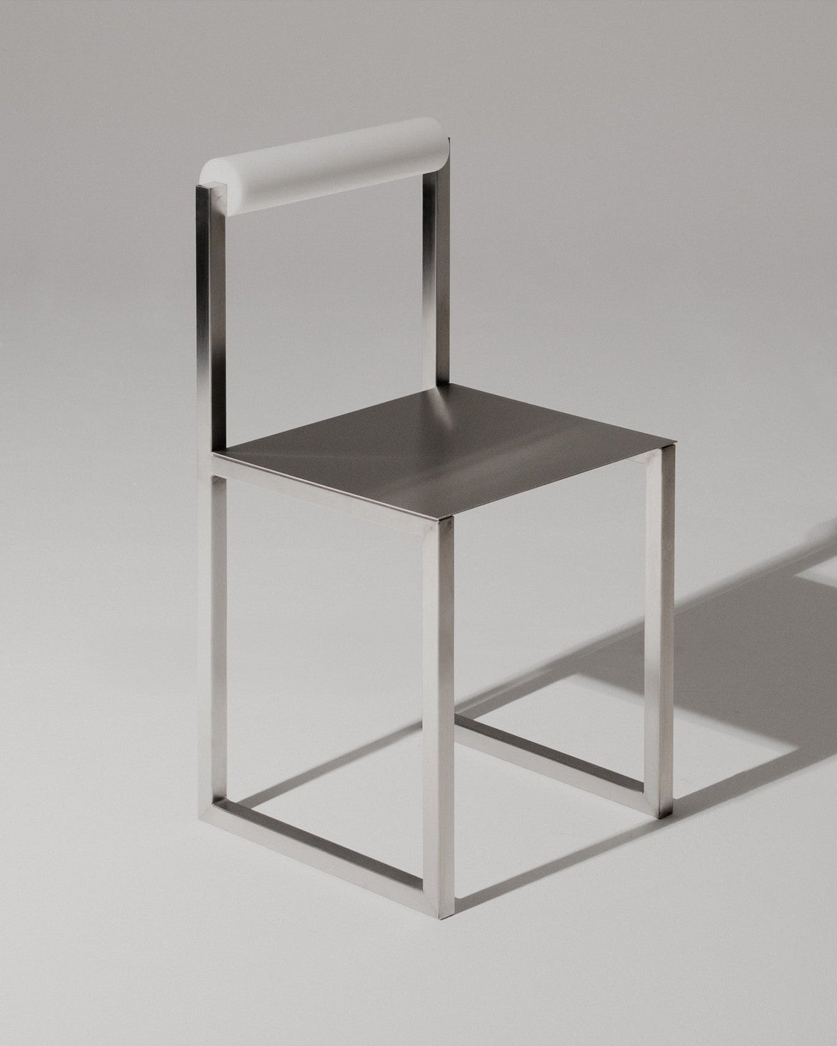 Wardrobe Chair by Studio Röder | The Oblist