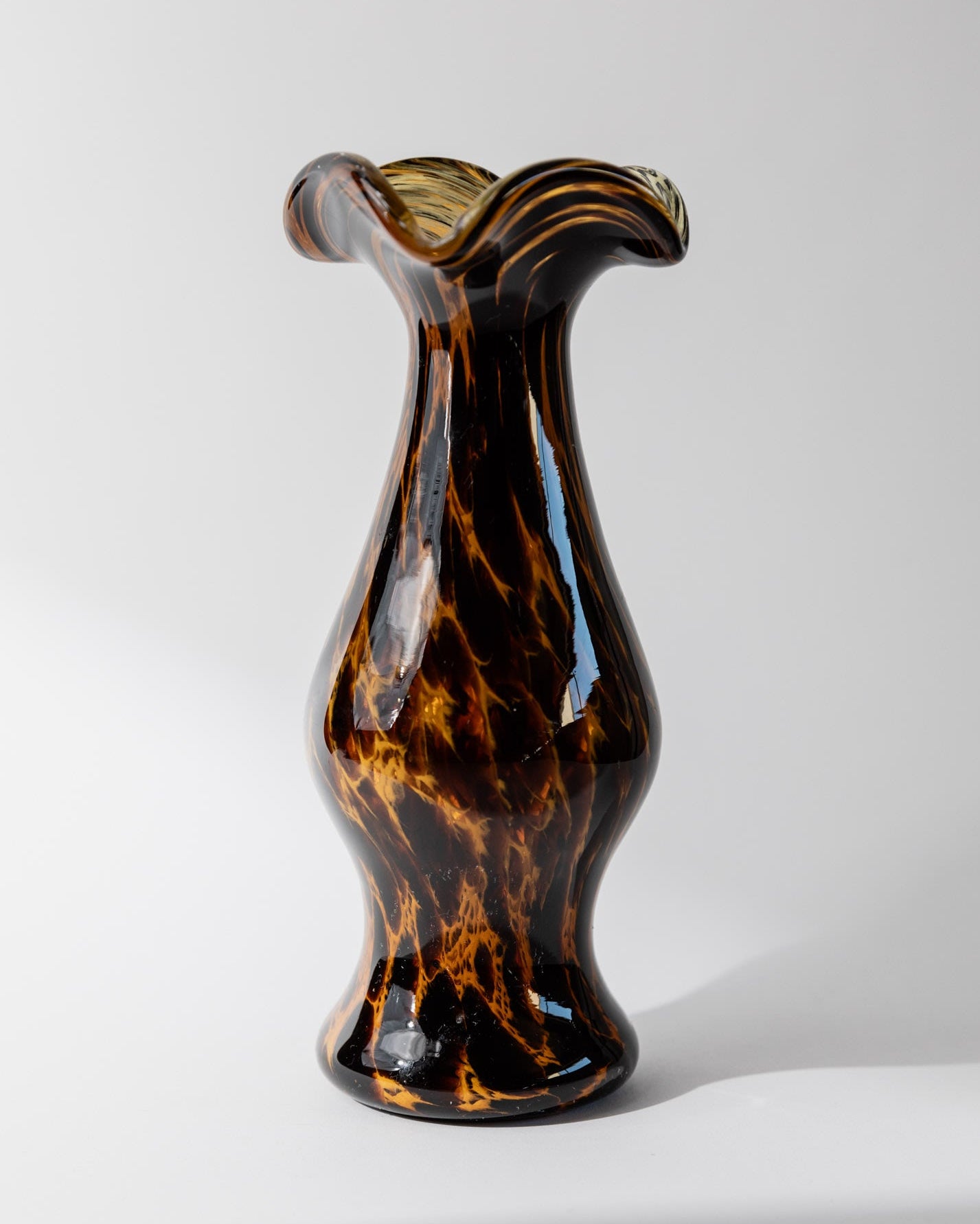 Amber Murano glass vase with ruffled rim and tortoiseshell pattern