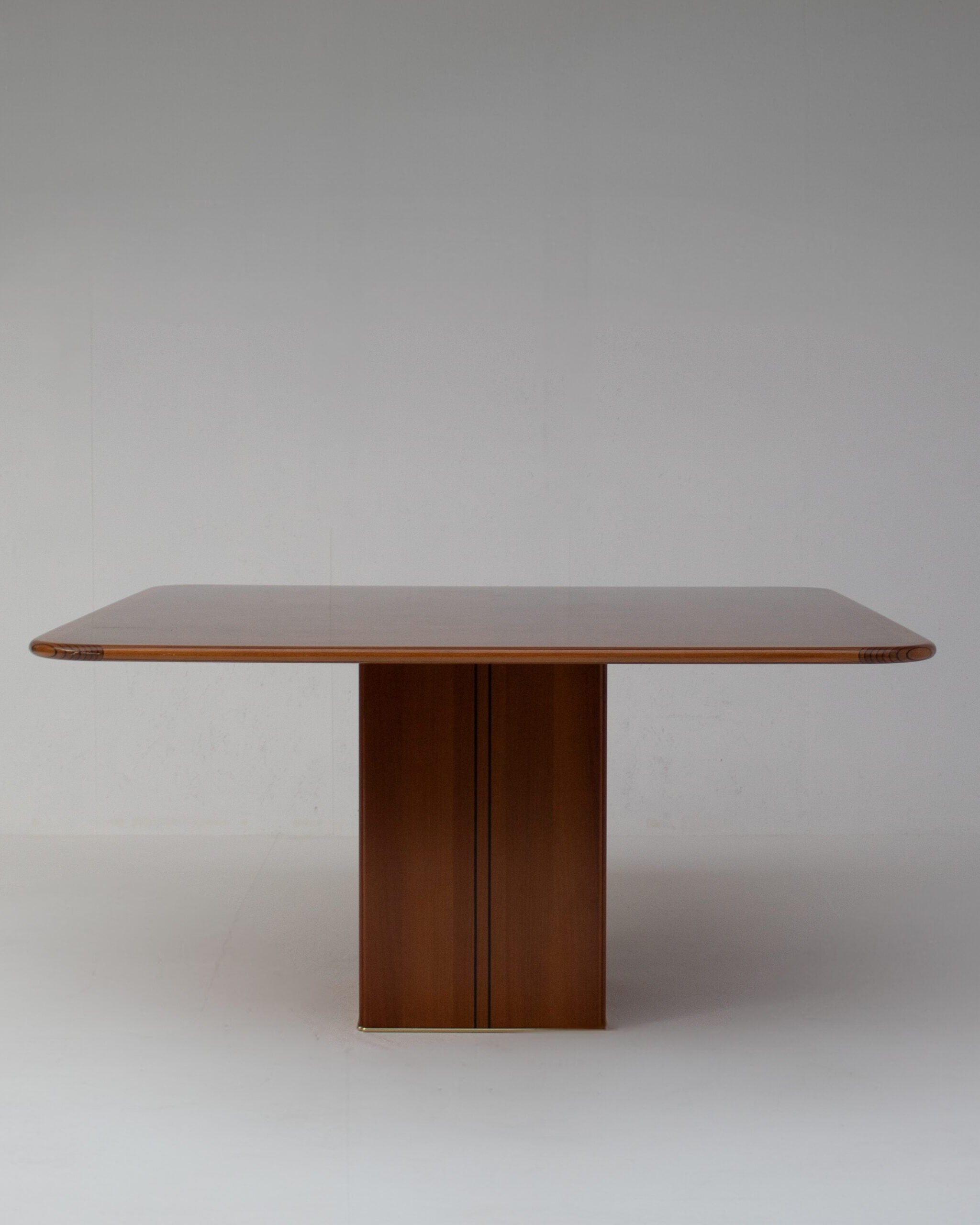 Dining Table by Afra & Tobia Scarpa for Maxalto, Italy 1980s — side angle