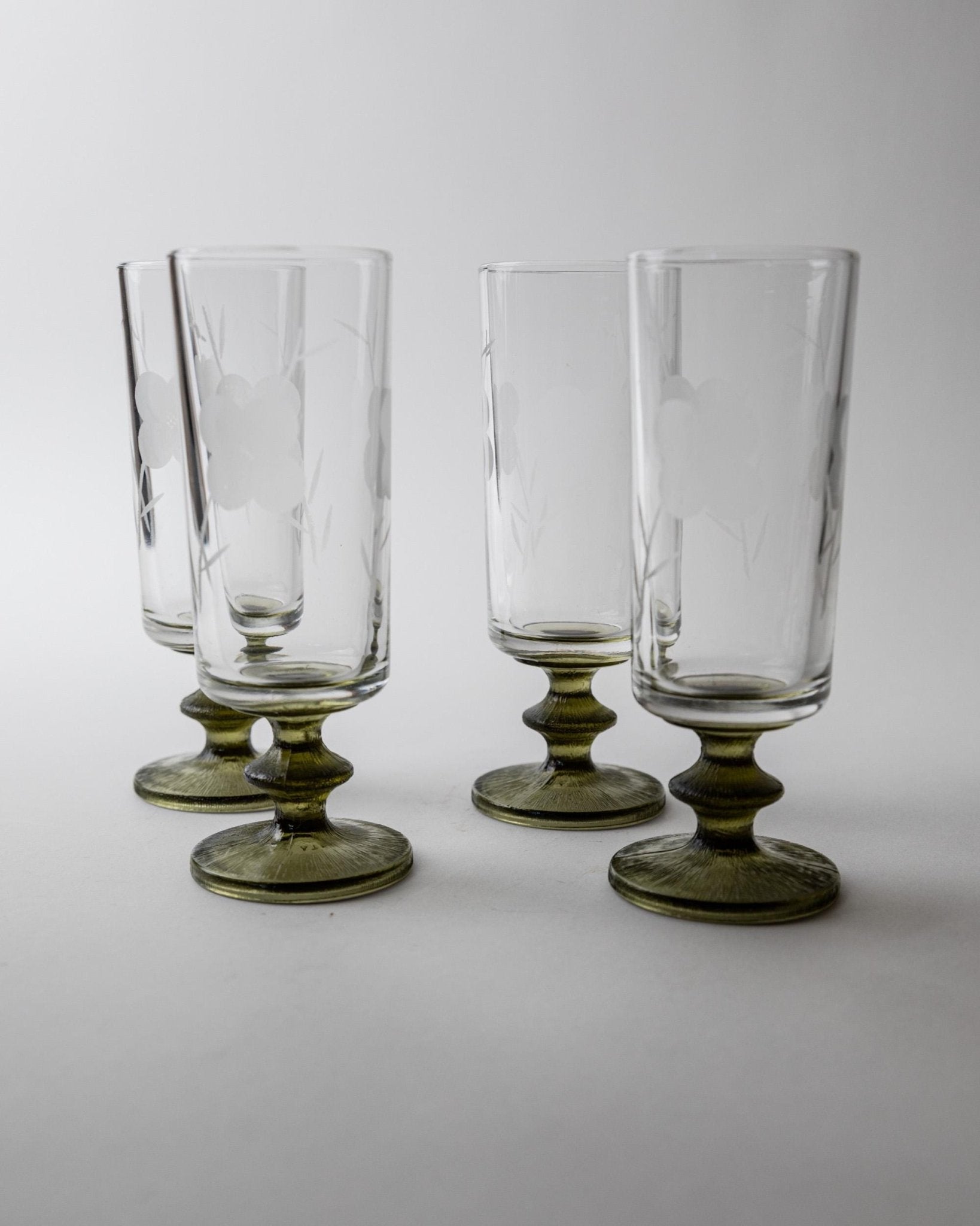 Vintage 1970s Champagne Glasses Set of 4, Olive Green Stems with Etched Floral Clear Glass Bowls, Elegant Barware Tableware, Gift Idea — close-up