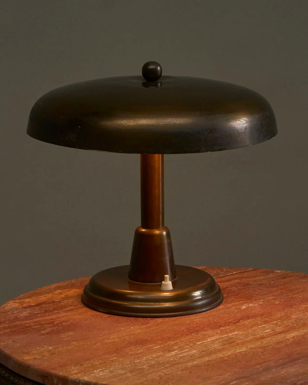 Stunning Italian Table Lamp in Patinated Brass 1950s by ORNAMENTUM | The Oblist