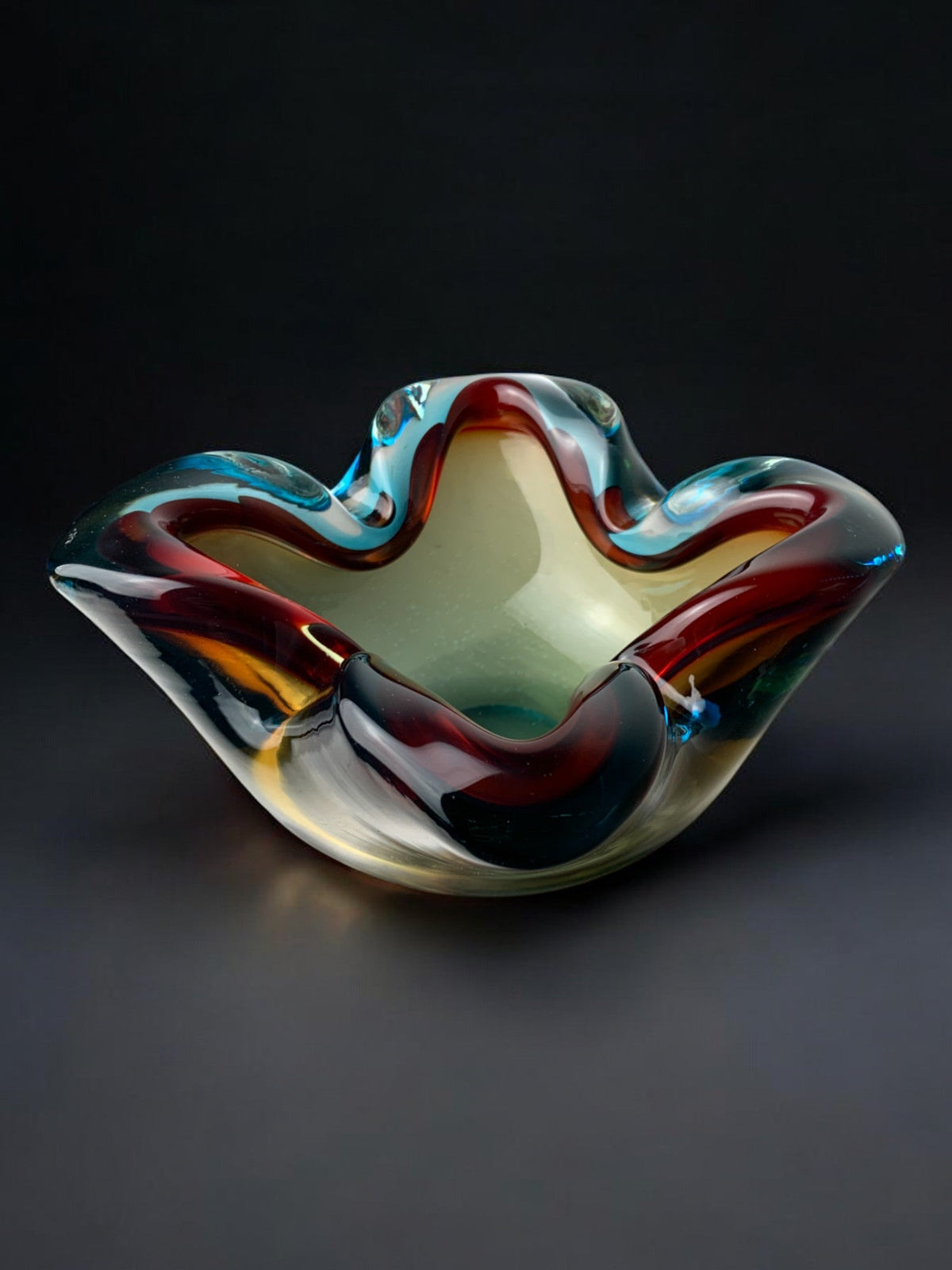 Sommerso trinket tray by Flavio Poli for Seguso, Murano glass, Italy, 1970's — side angle