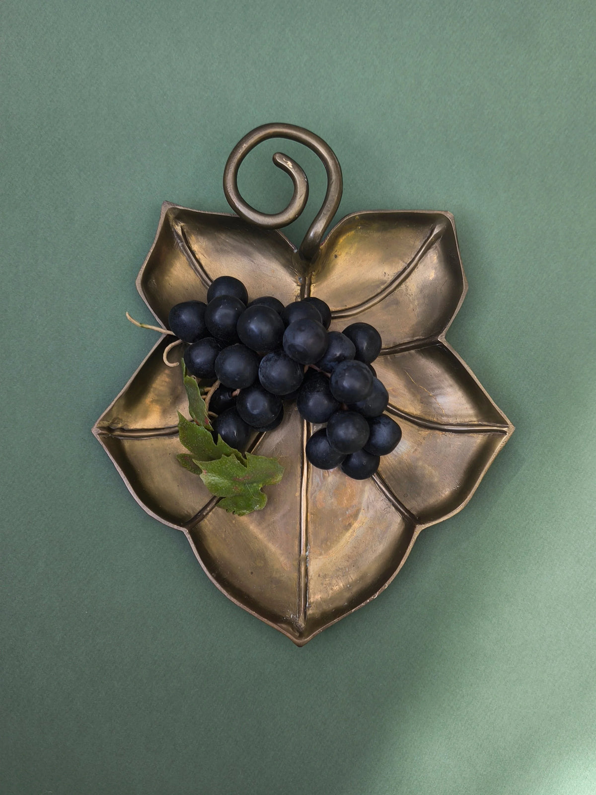 Large Brass Leaf Vide-Poche — close-up