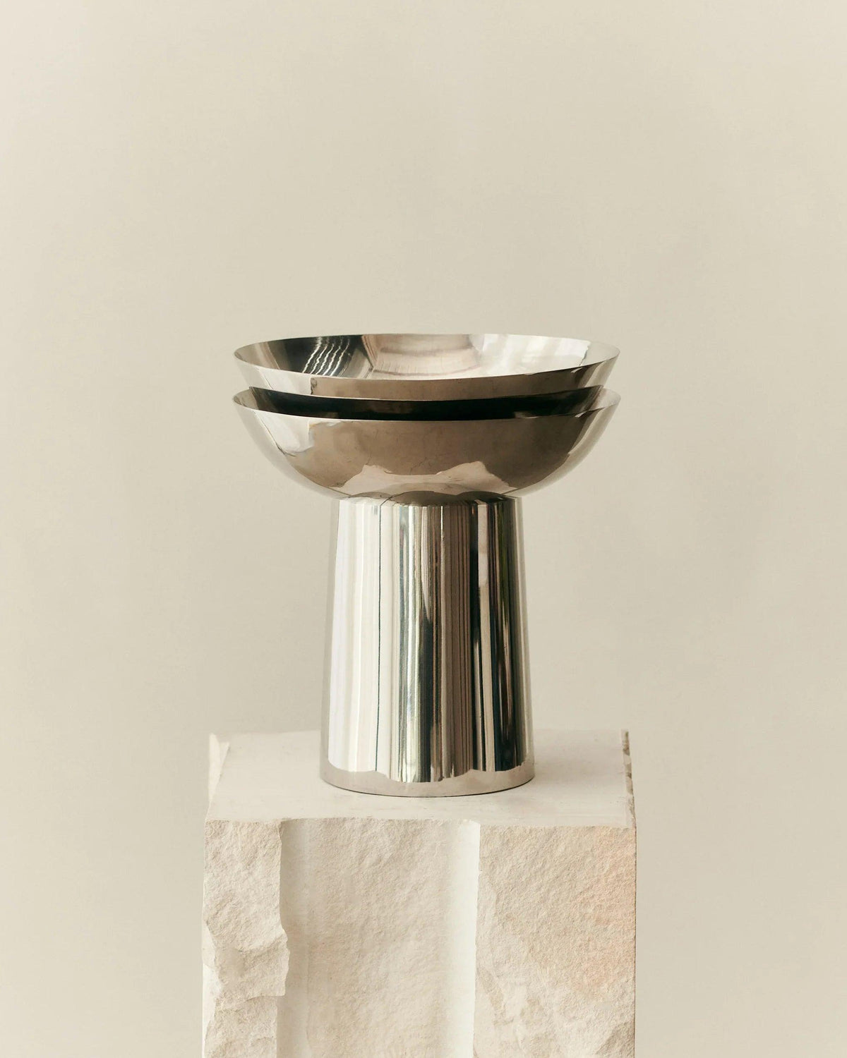 FOUNTAIN VASE 02 by Louise Roe | The Oblist