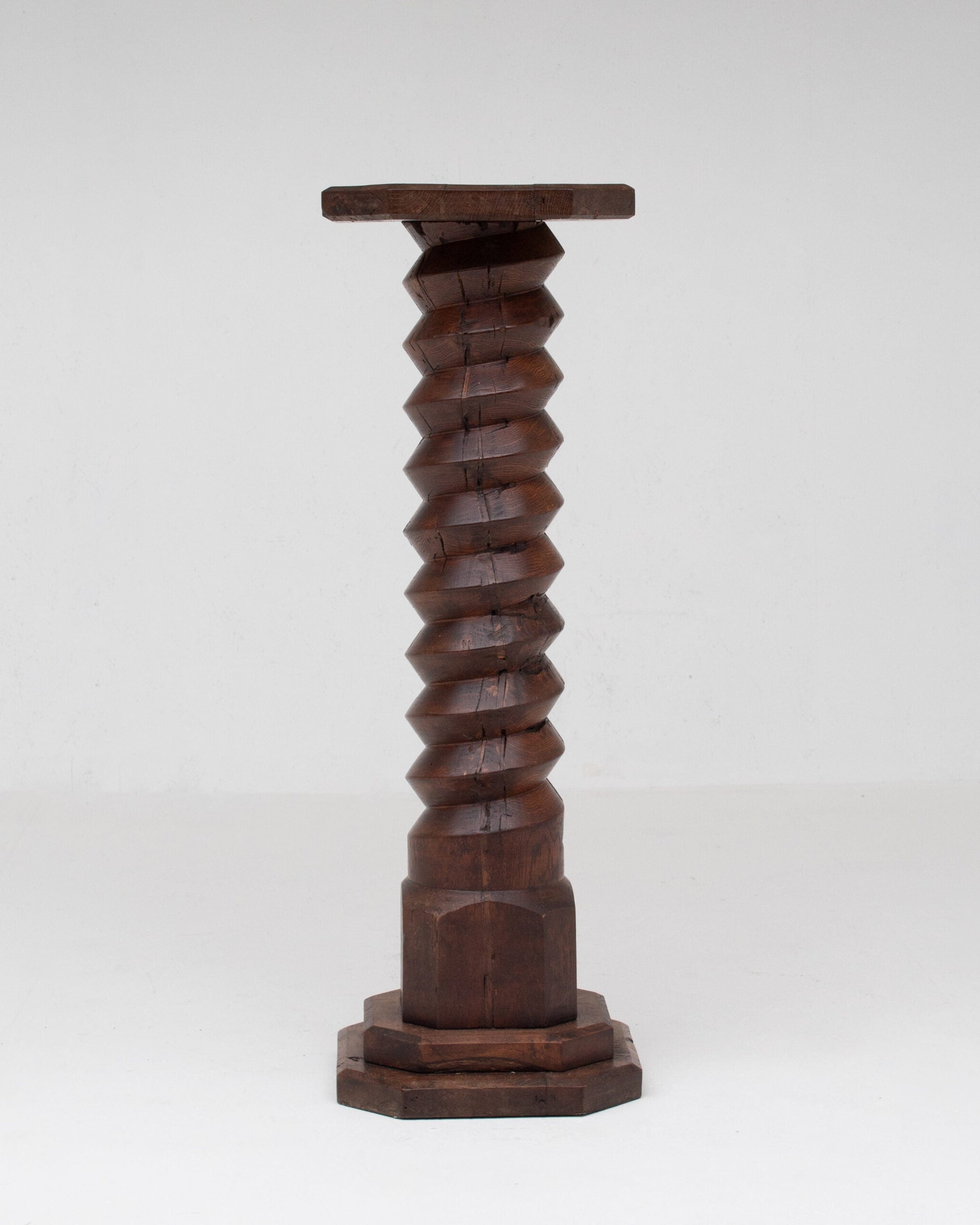 Brutalist Hand-Carved Wooden Pedestal in Solid Oak by Malata Antwerp | The Oblist
