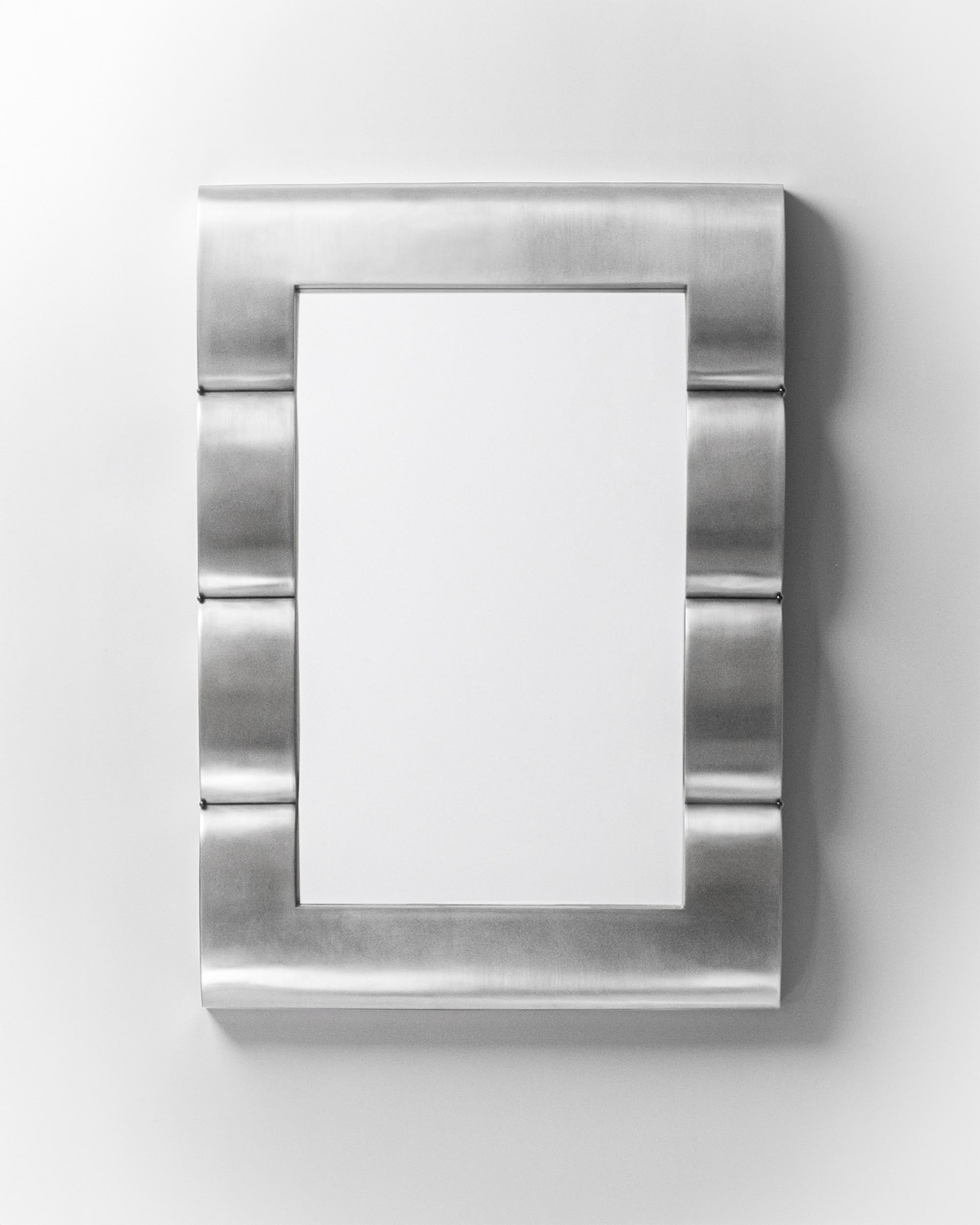 Miroir "Chambre Cannelée", Miroir Contemporain en Acier