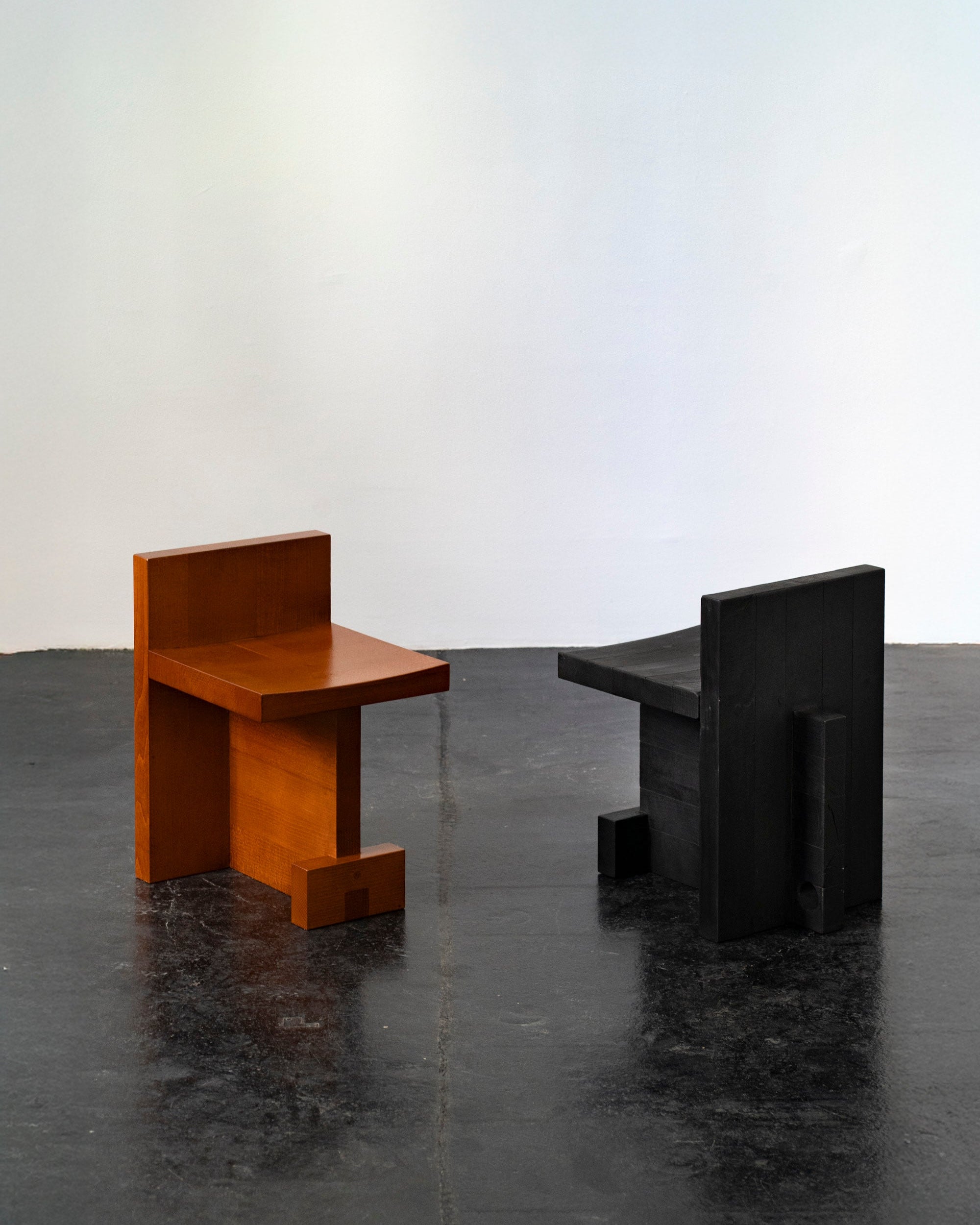 Tabouret en bois de hêtre flambé et teinté | DN_S2510