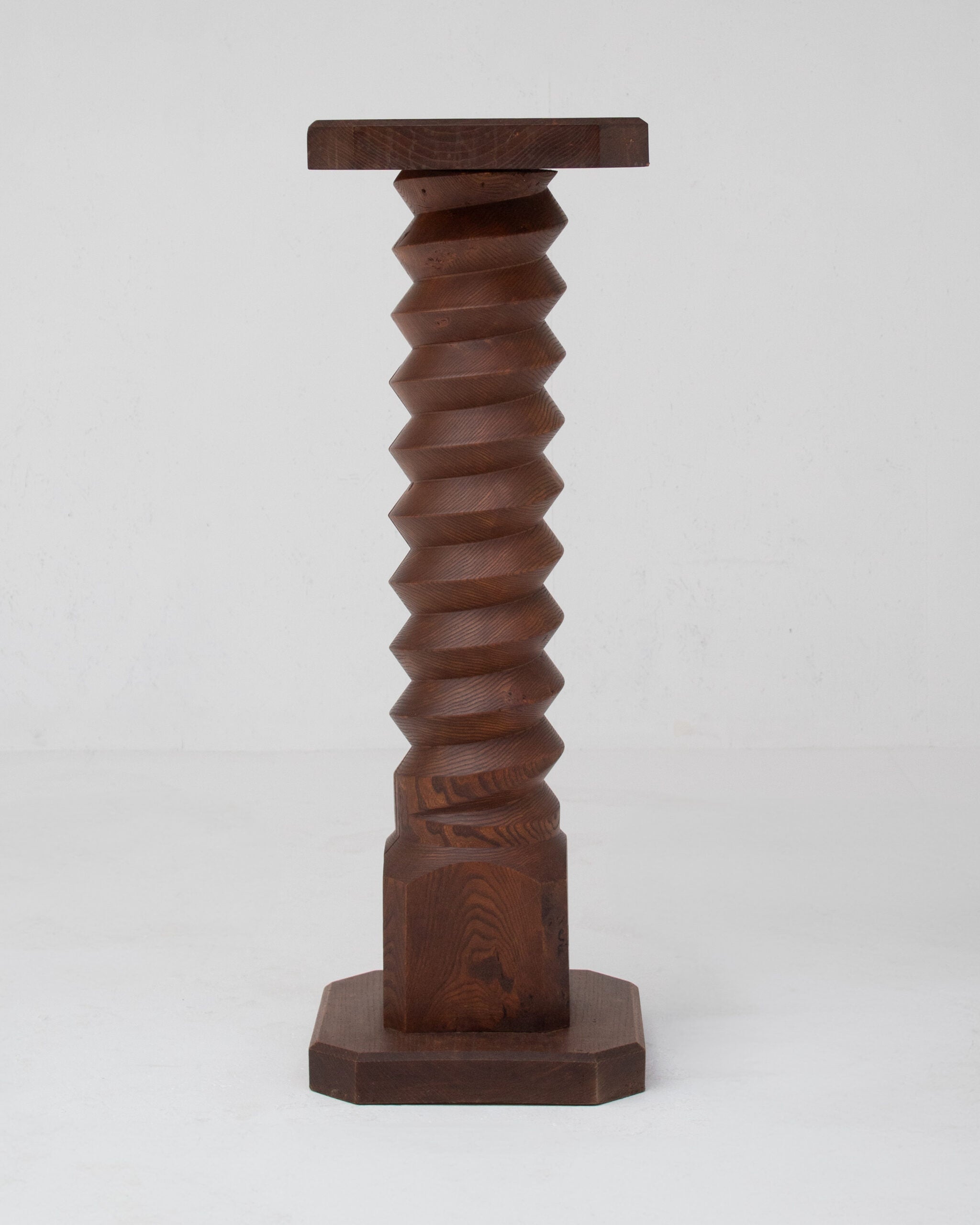 Sculptural Wooden Pillar in Solid Elm with Twisted Geometric Carving by Malata Antwerp | The Oblist