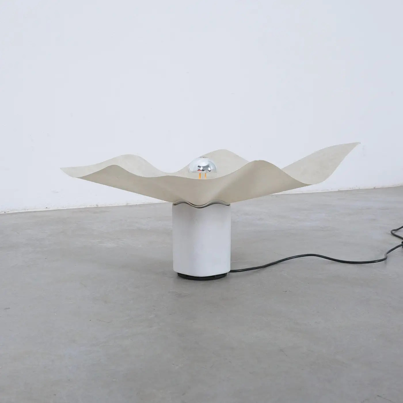 Mario Bellini Area Lamp, Italy 1974 by Rémanence | The Oblist — white ceramic, modern design