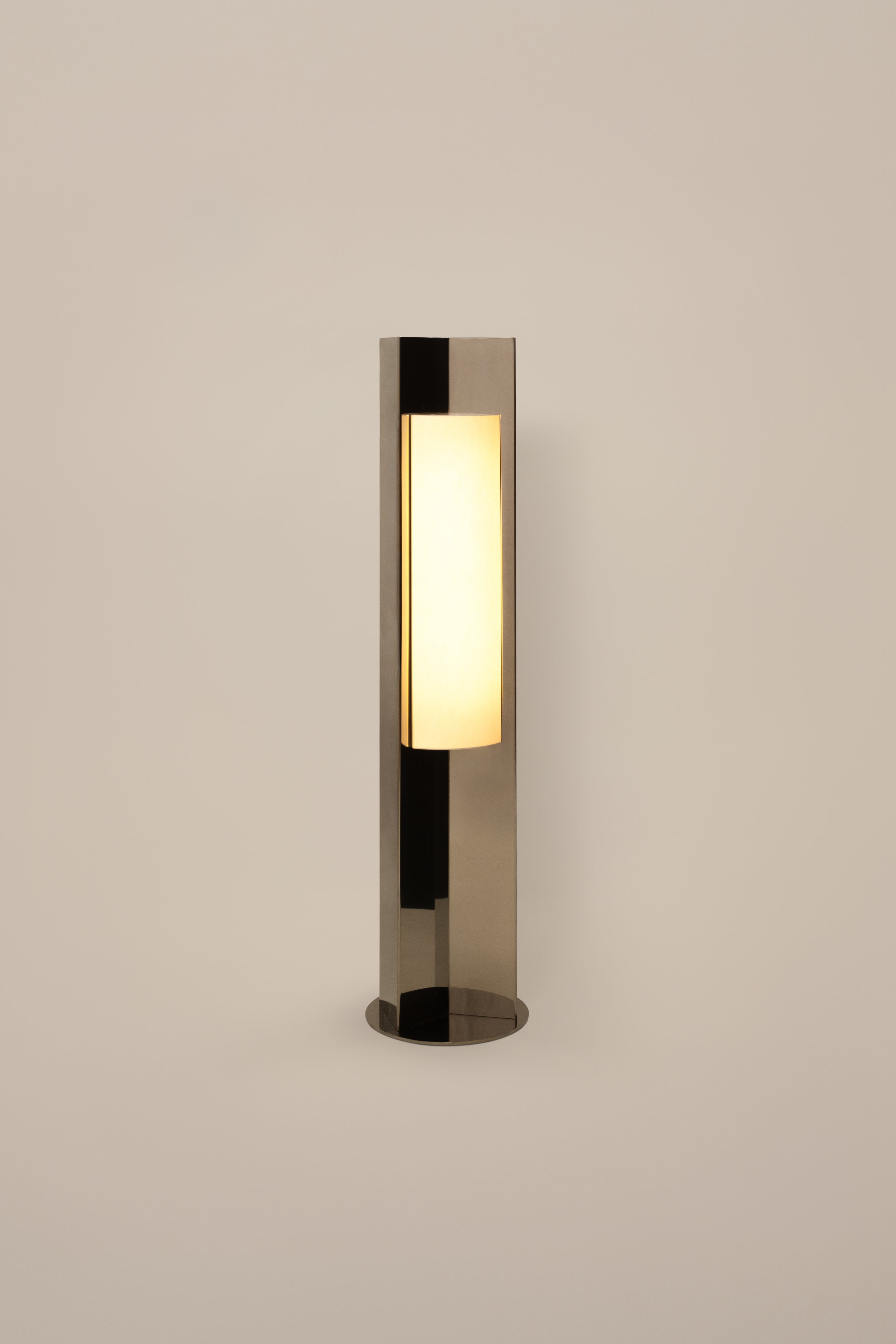 'Arrow 120' Floor Lamp by Violaine d'Harcourt | The Oblist