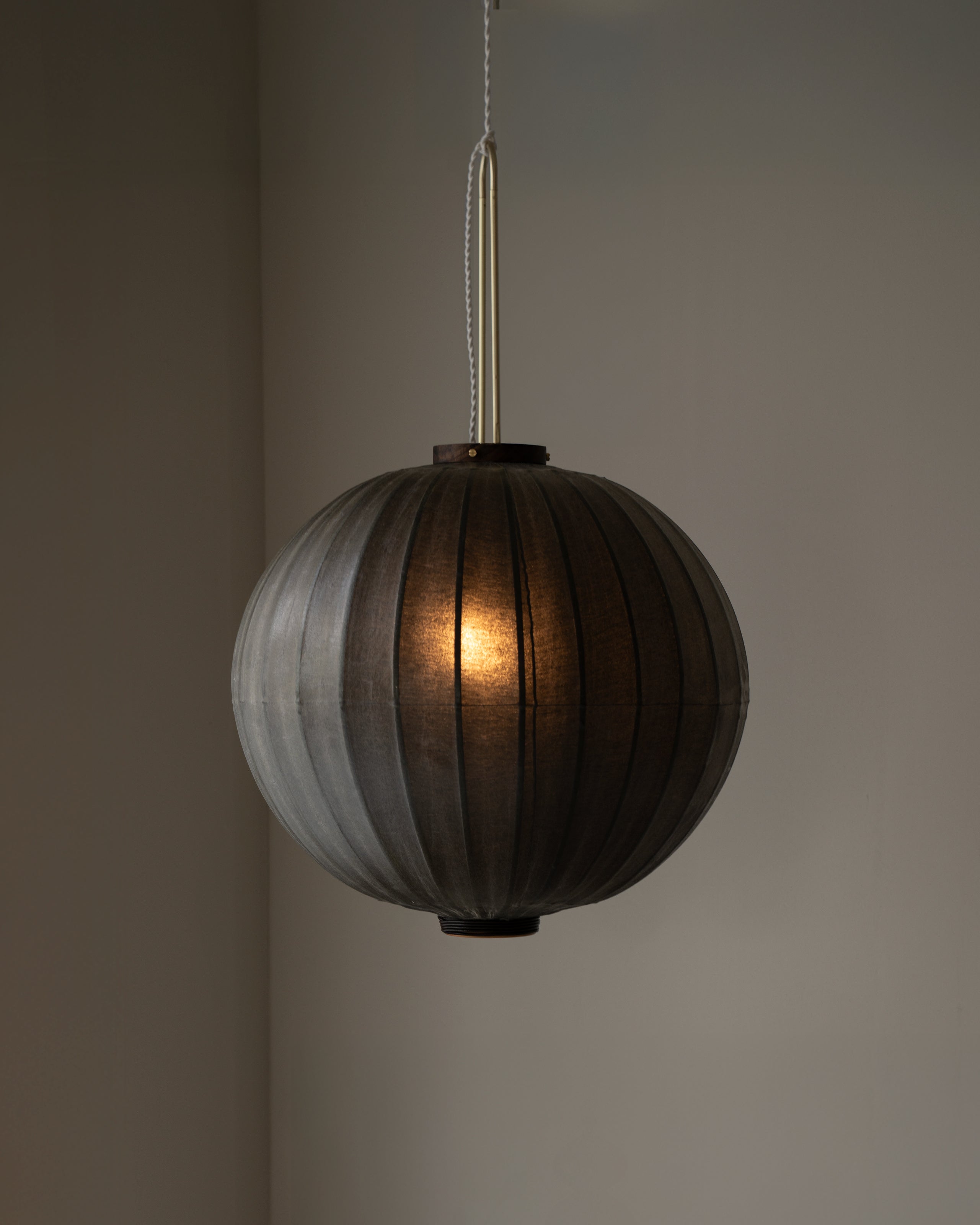 Shui, Mandarin Shape Pendant Light