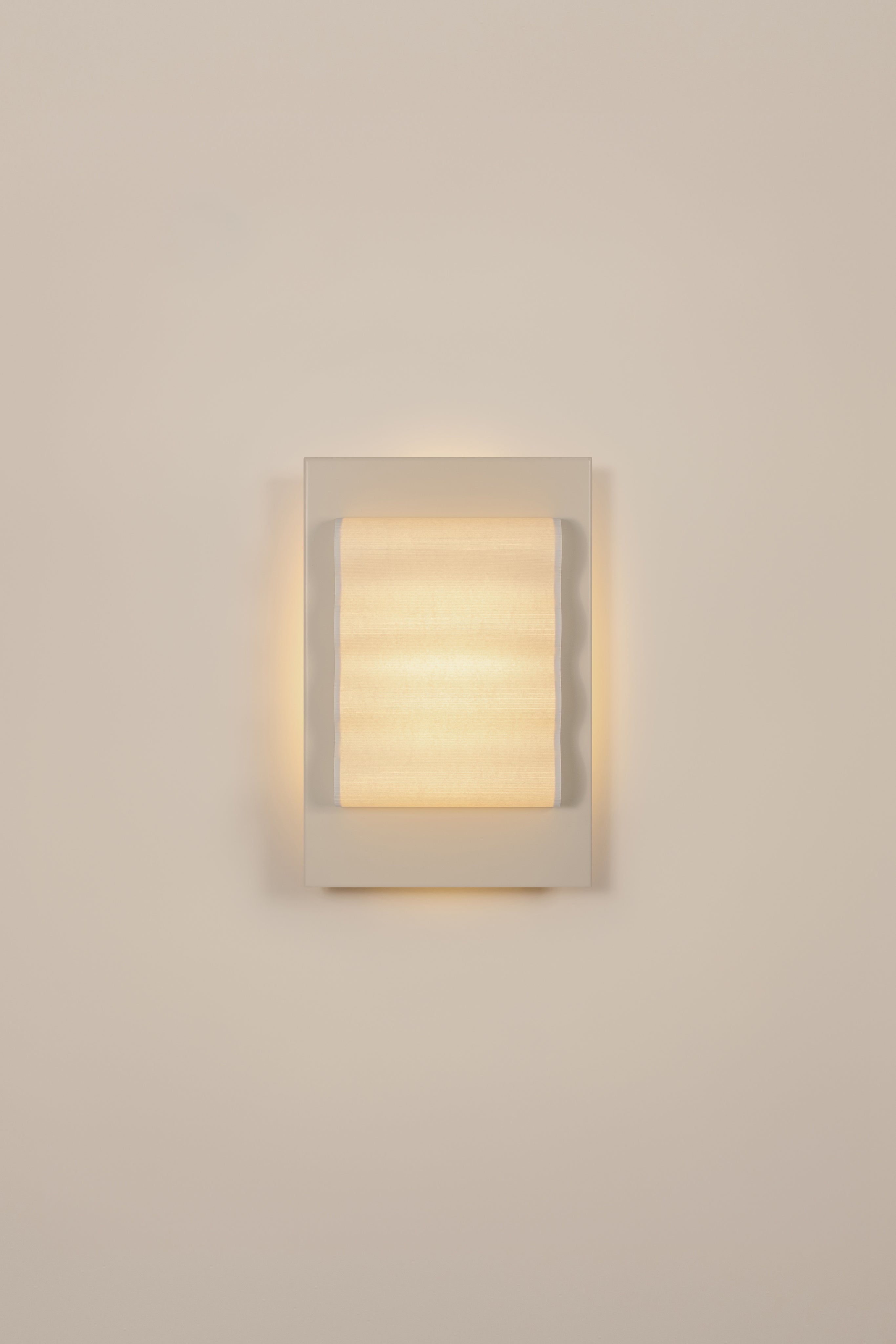 "Frame" OW S by Violaine d'Harcourt | The Oblist