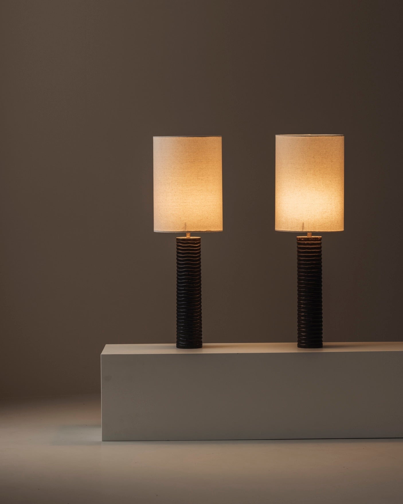 Elegant pair of French wooden carved table lamps from the 1970s. — additional view