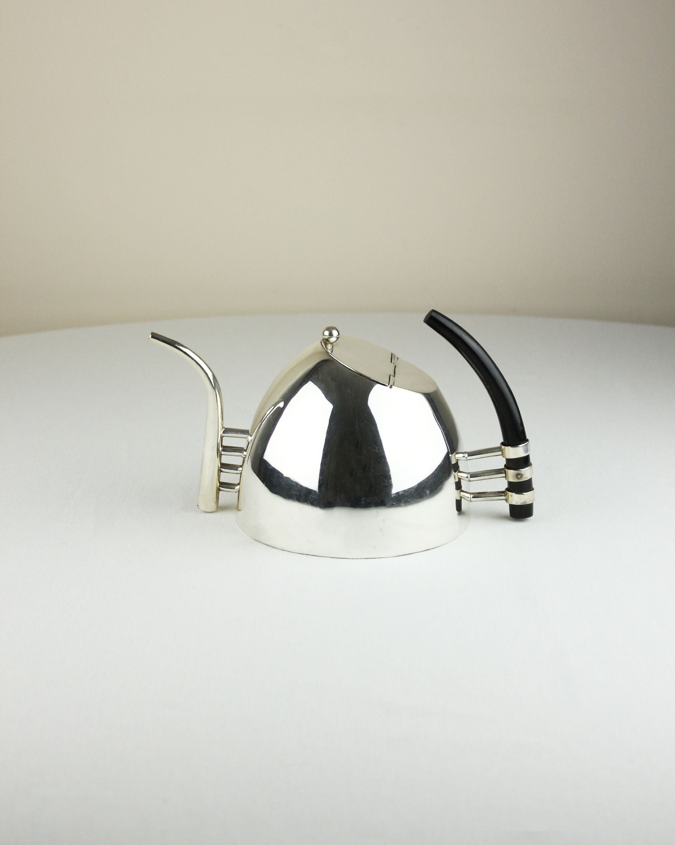 Lino Sabattini Teapot 80s by Boga Avante Shop | The Oblist — stainless steel, modern design