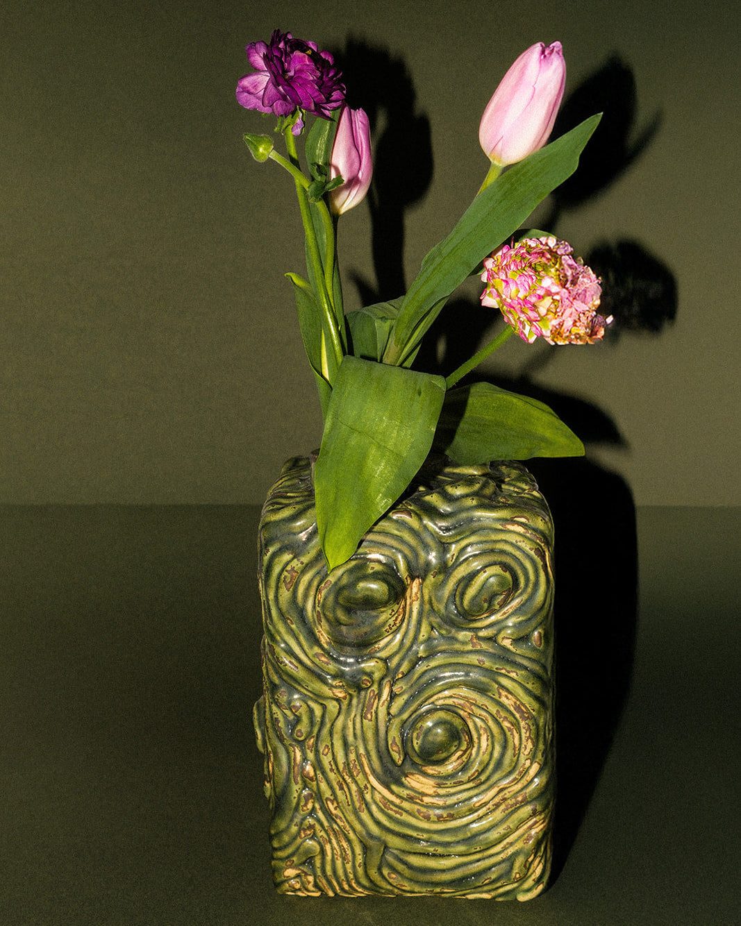 Ceramic vase Psyché - Medium Wasabi by lentiez-ceramics | The Oblist
