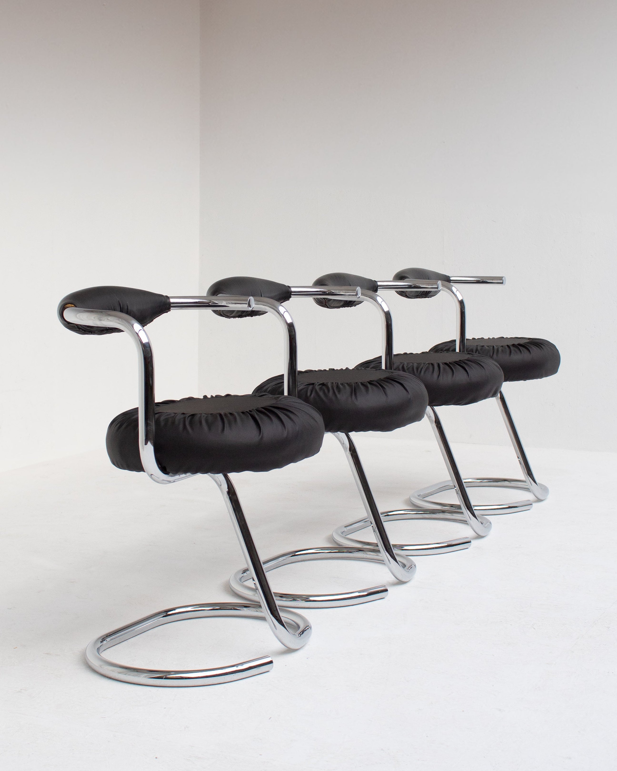 Ensemble de 4 chaises de salle à manger Cobra