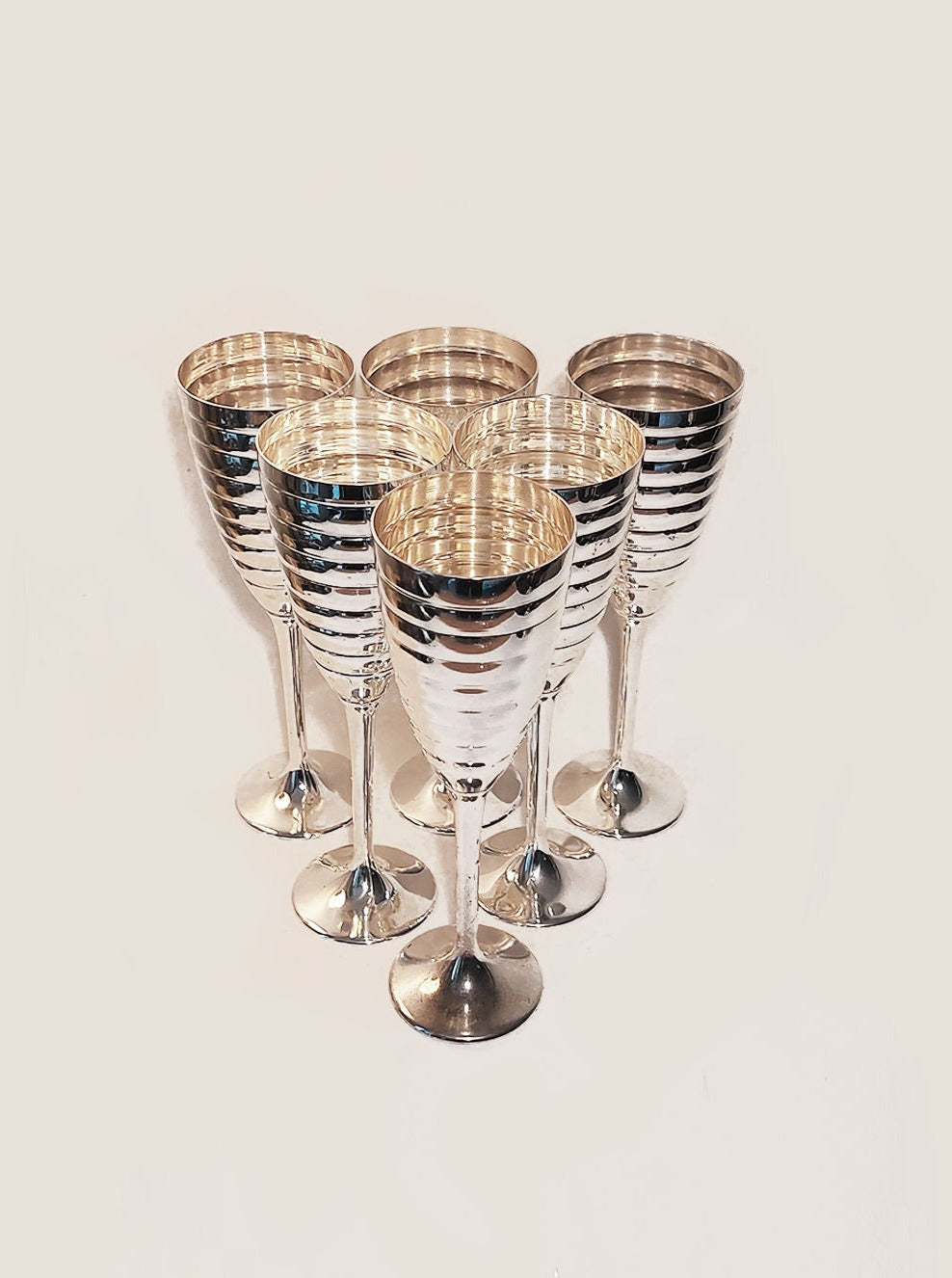 Set of 6 elegant champagne glasses in silver-plated metal for special occasions