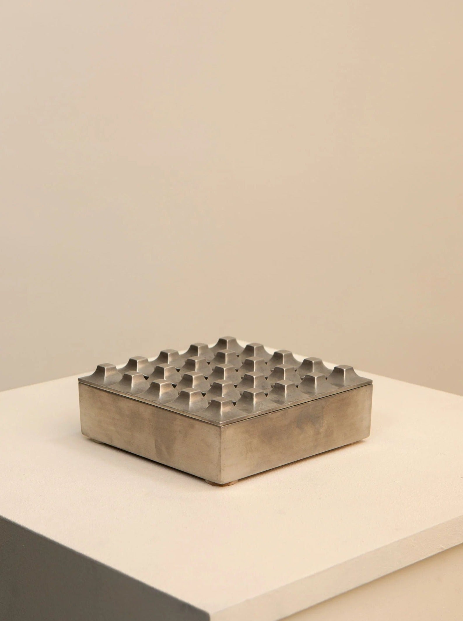 Metal ashtray 'Ultima 15' by Holger Bäckström & Bo Ljungberg for Pascha Ab Lund, featuring a sleek, modern design with a durable, high-quality finish