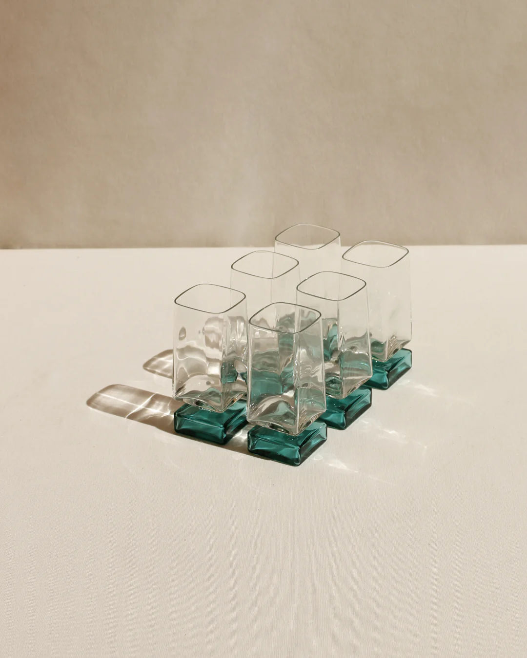 Italian-wine-glasses-etched-with-traditional-vineyard-design