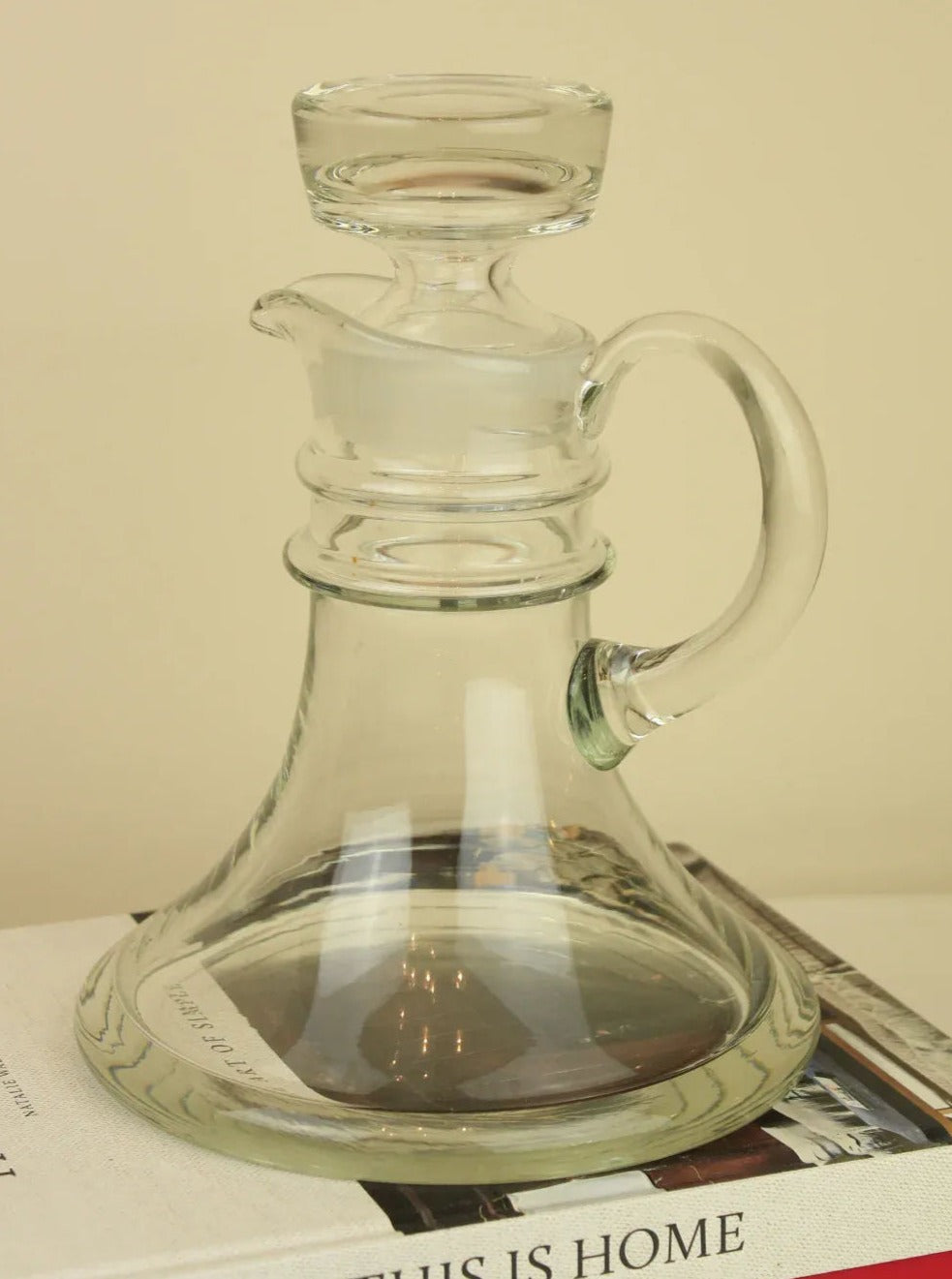 Decantador 70's in retro green glass with gold accents and stopper