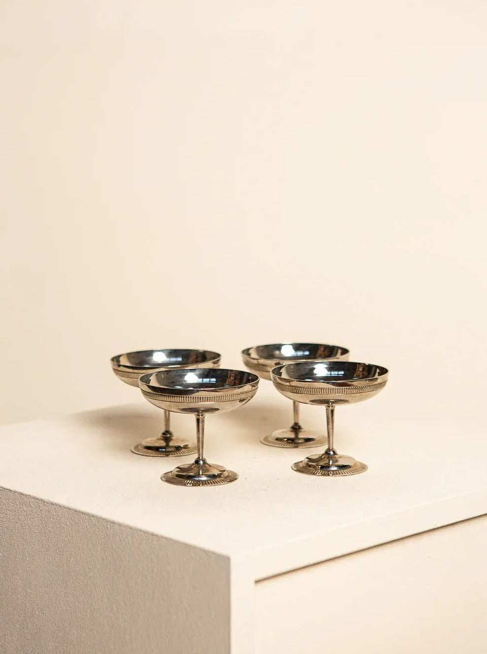 Set of 4 retro 80's metal ice cream bowls in vibrant colors