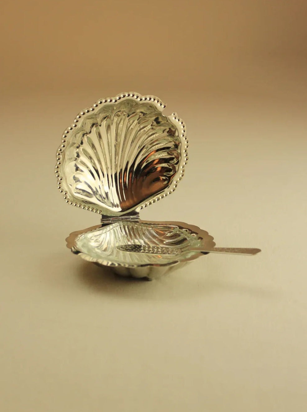 Shell-Shaped Butter Dish with Gold Accents and Floral Design