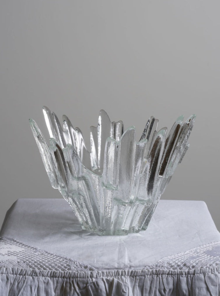 Beautiful and elegant Tauno Wirkkala glass bowl with unique textured design