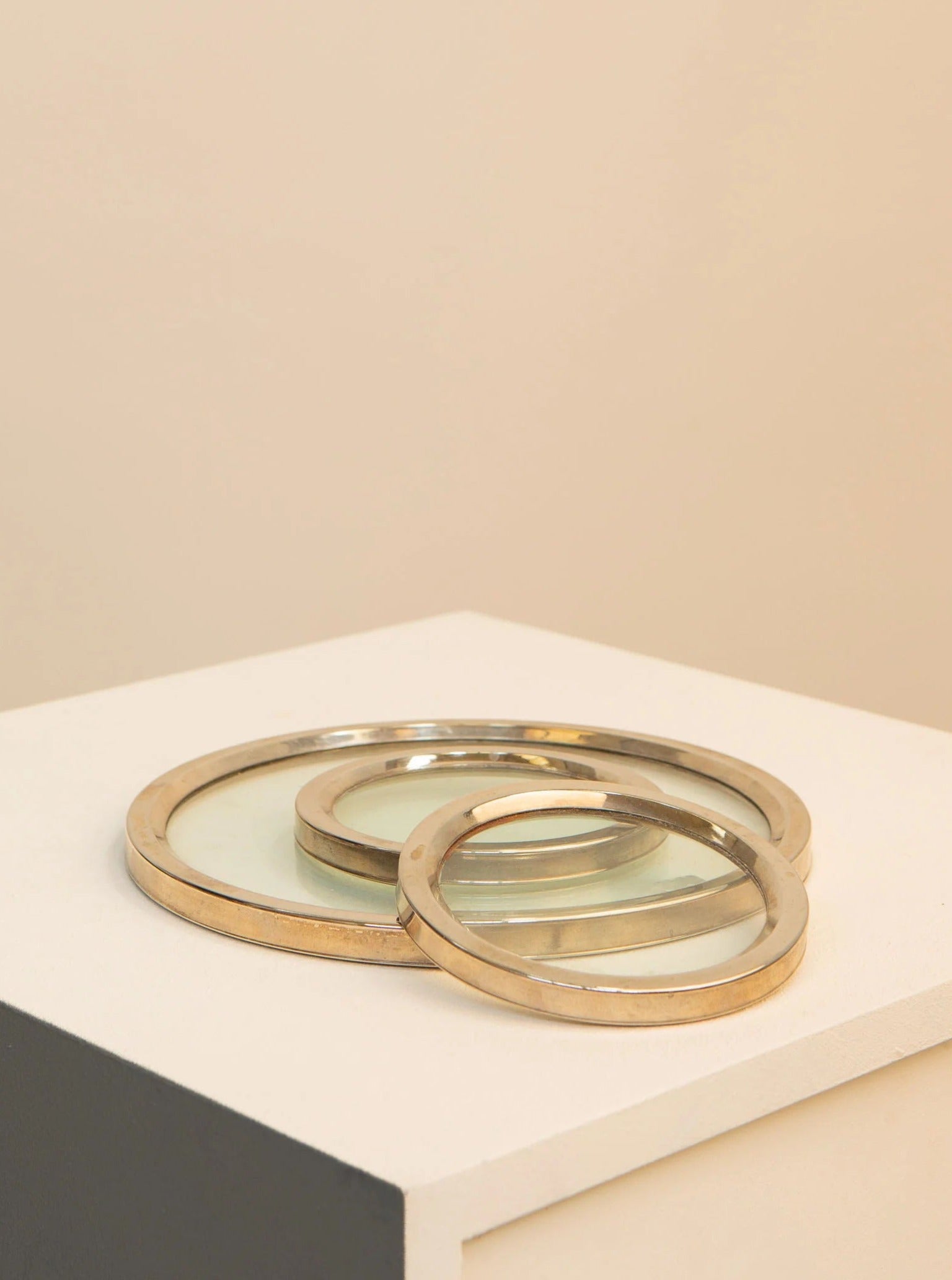 Set of 4 vintage-inspired Italian table mats with 70's design and vibrant colors