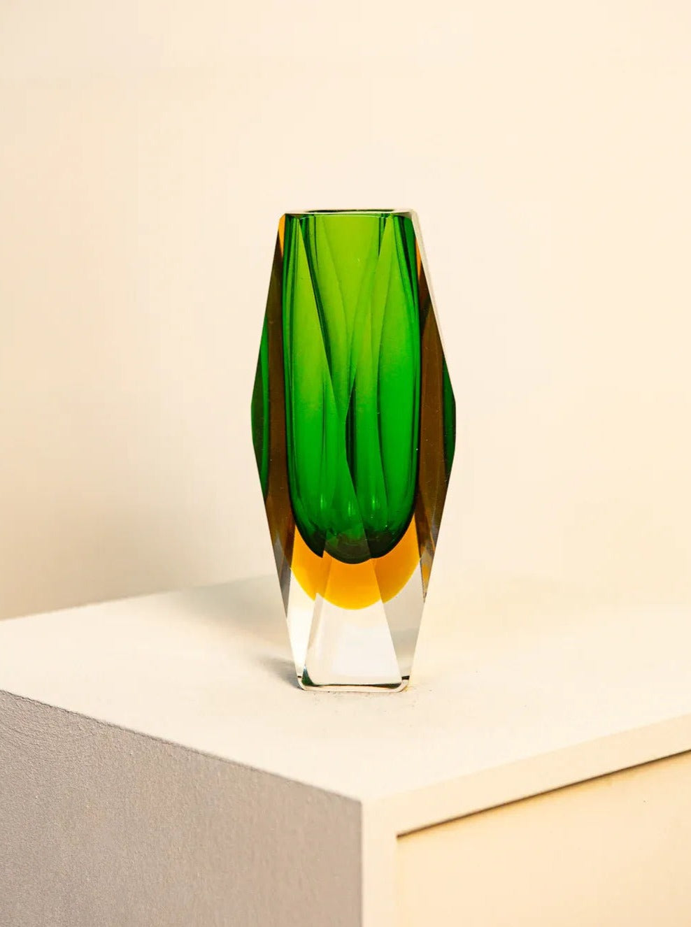 Vintage 1960s Diamond Parrot Vase by Flavio Poli for Seguso, Italian art glass with intricate parrot design