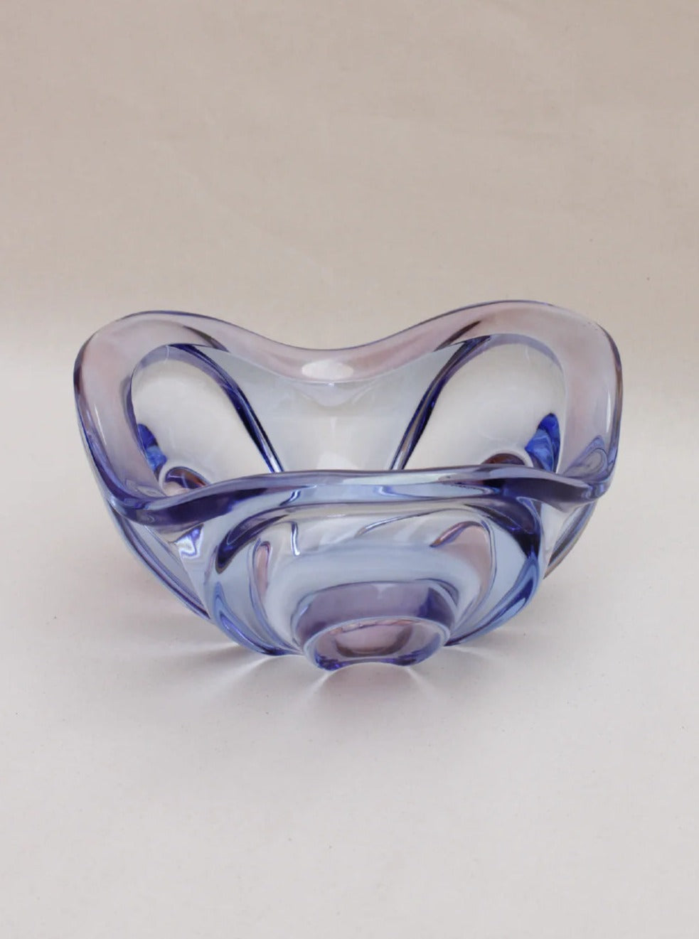 ###
Hand-blown Murano glass bowl centrepiece with intricate swirl patterns