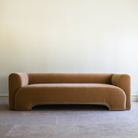 10 pièces de mobilier monochromatiques qui créent un minimalisme sophistiqué