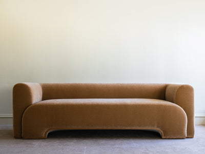 10 pièces de mobilier monochromatiques qui créent un minimalisme sophistiqué