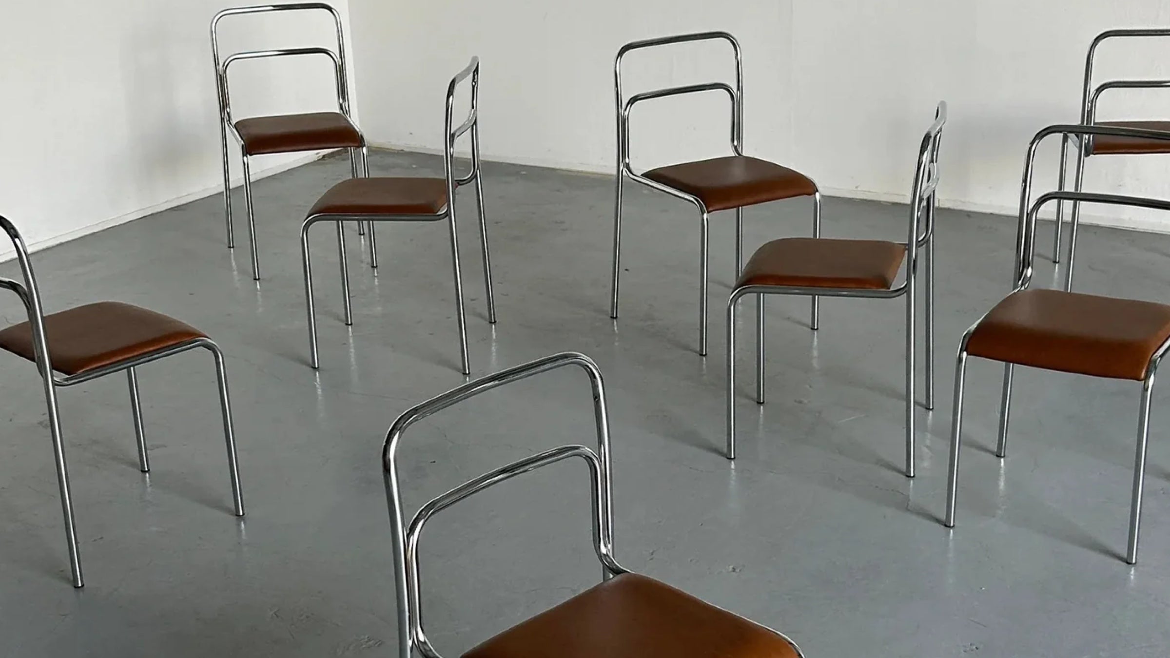 Vintage Decor: Chair Vintage in brown and metal. Bauhaus Design Chrome and Brown Faux Leather Chairs, 1980s