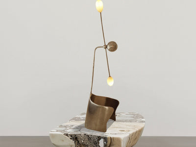 Poétique de la Lumière : Lampes de Sol Sculpturales pour Intérieurs Modernes