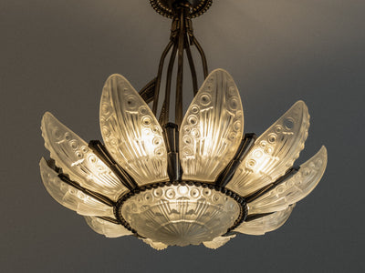 Le Retour de la Lampe Champignon : Pourquoi les Formes Organiques Dominent en 2026