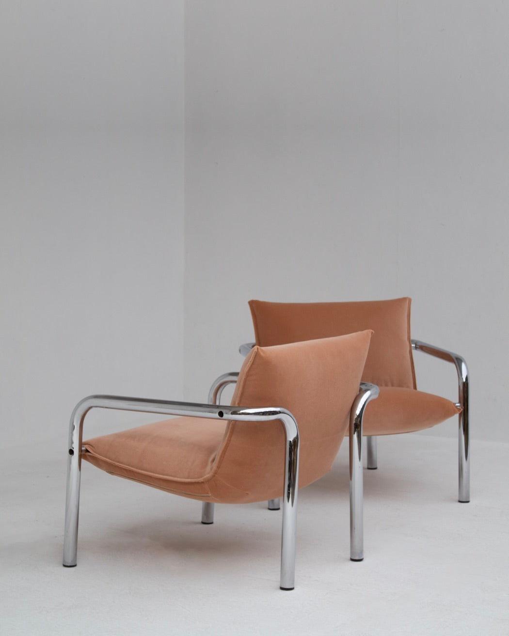 Vintage Lounge Chair in Metal and Velvet