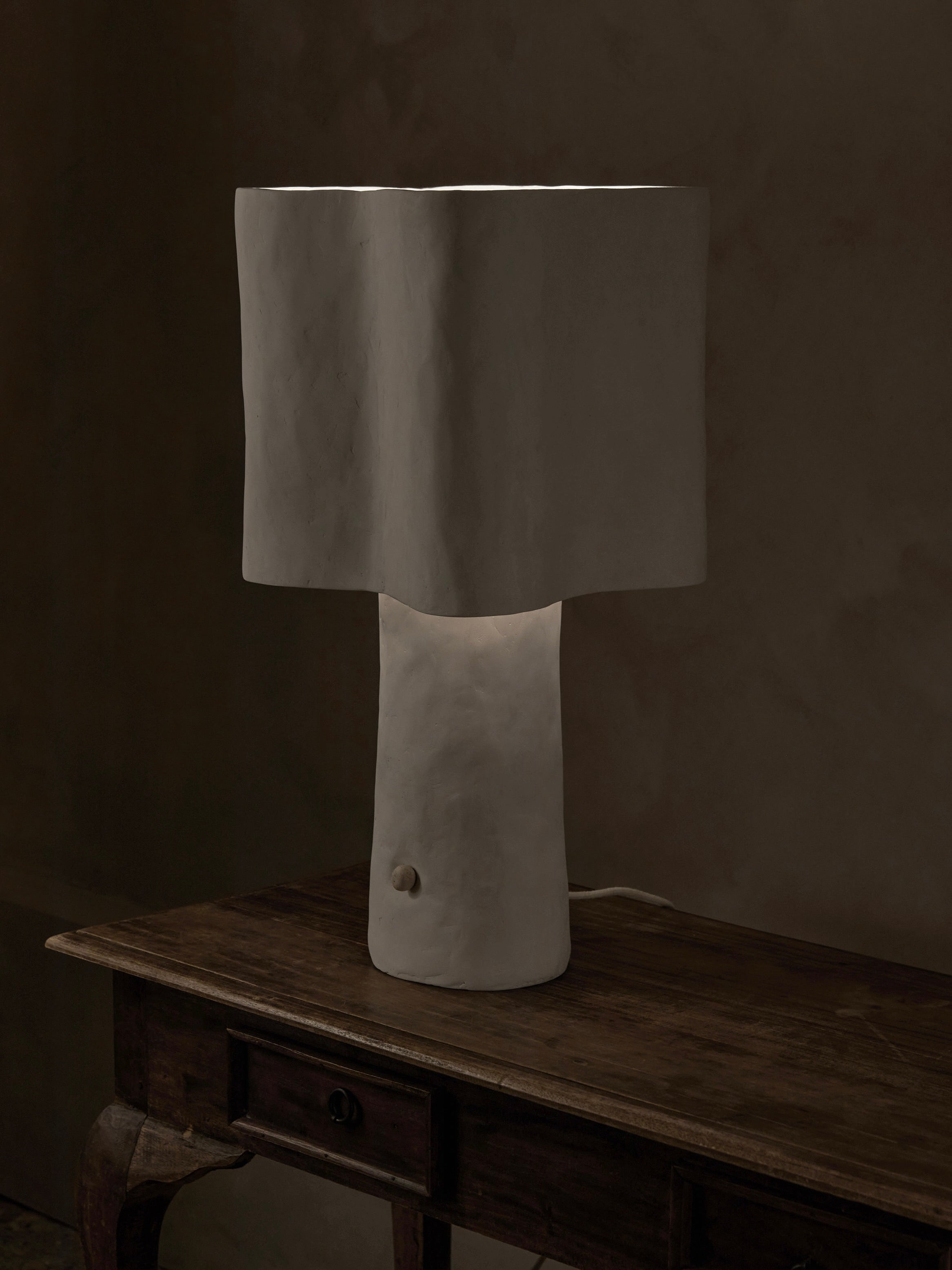 Freeform Table Lamp by Studio Tristan Kallas | The Oblist