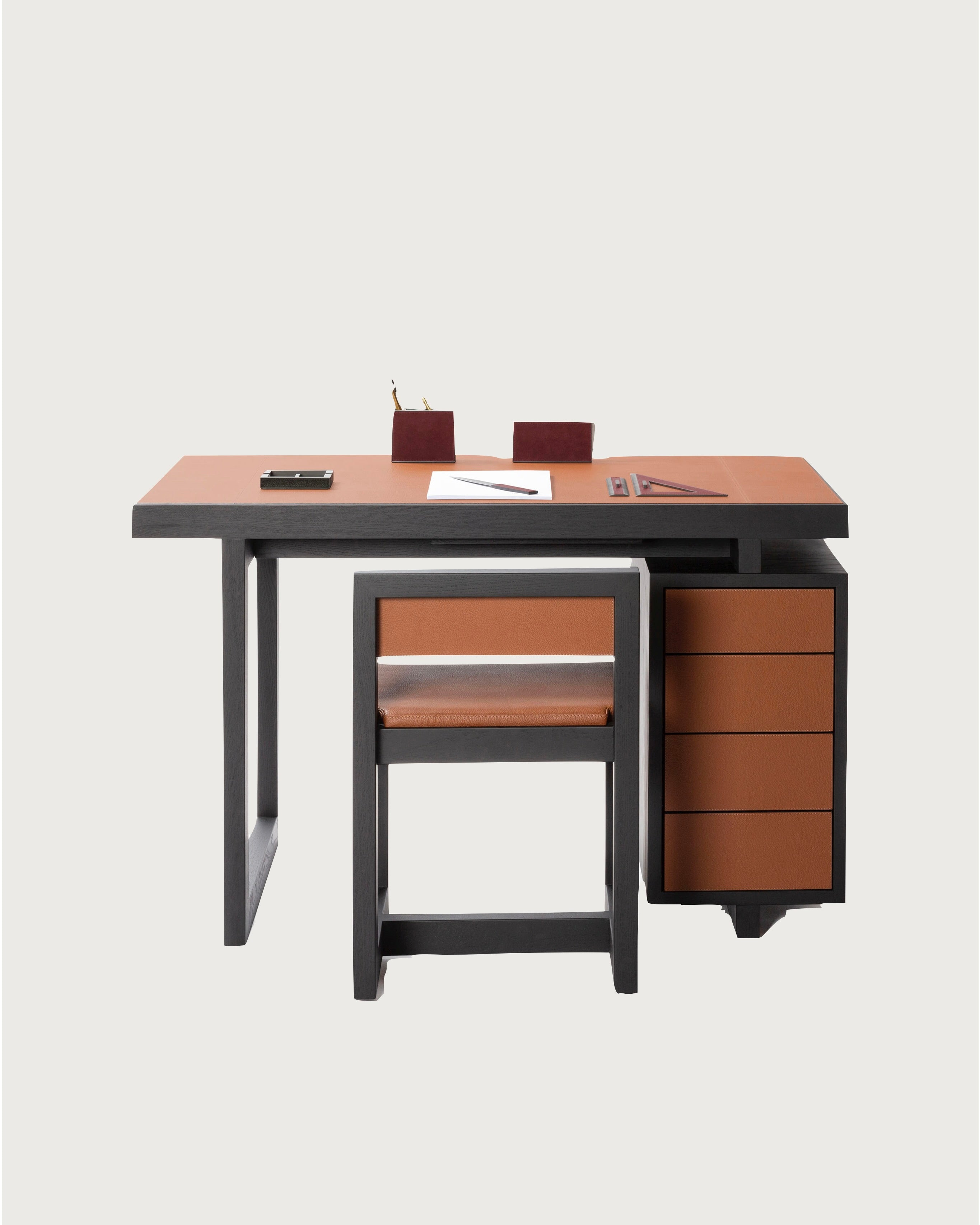 Ensemble Bureau & Chaise en Bois Recouvert de Cuir TWAIN