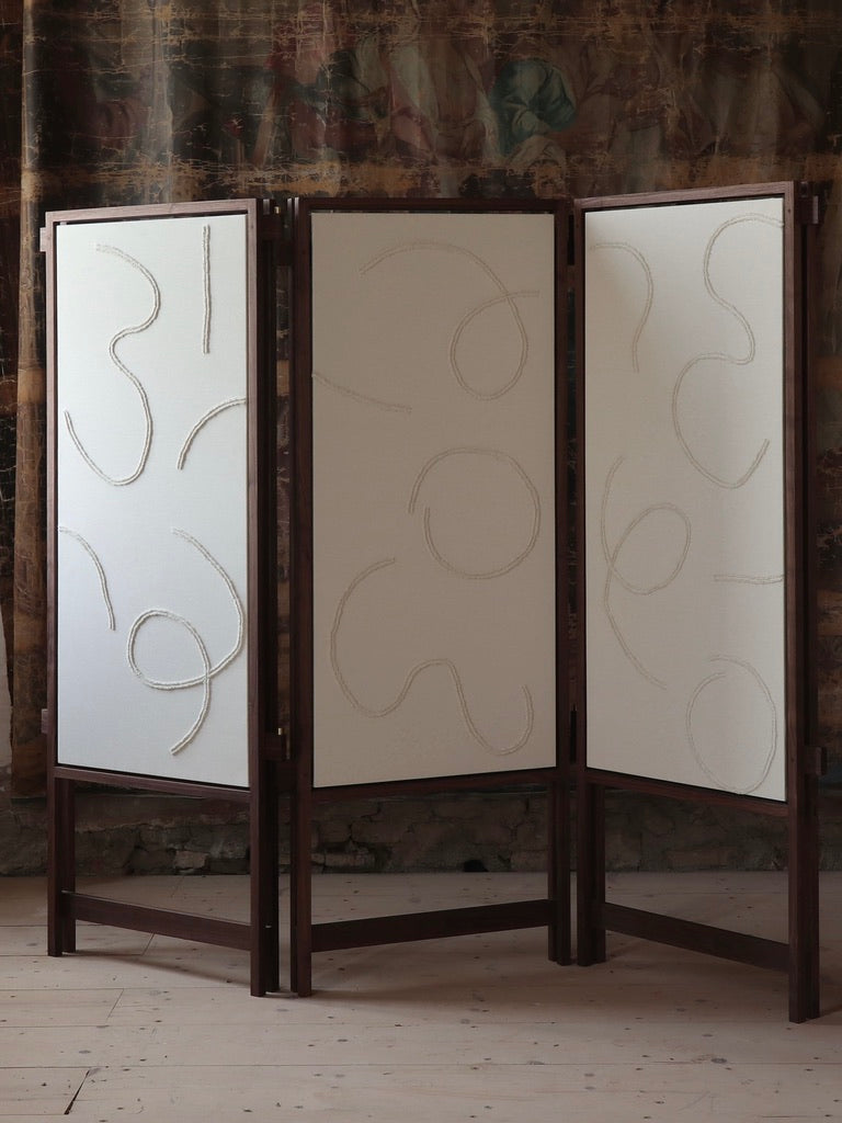 Cavalletto Room Divider