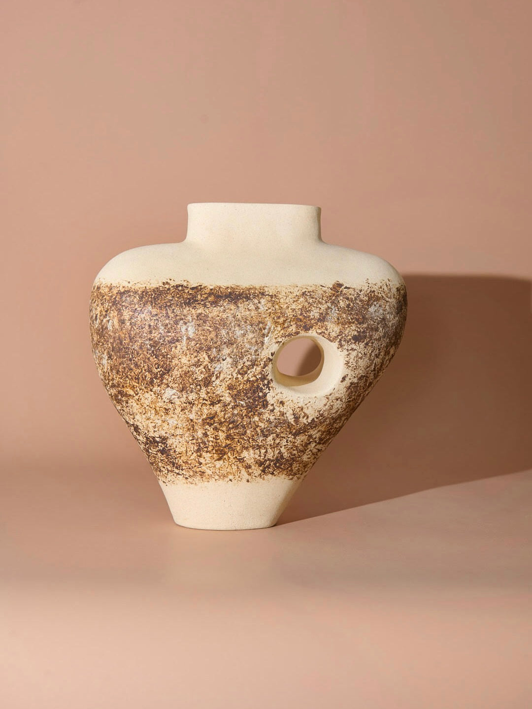 Silhouette Vase 06 - The Tunnel Series